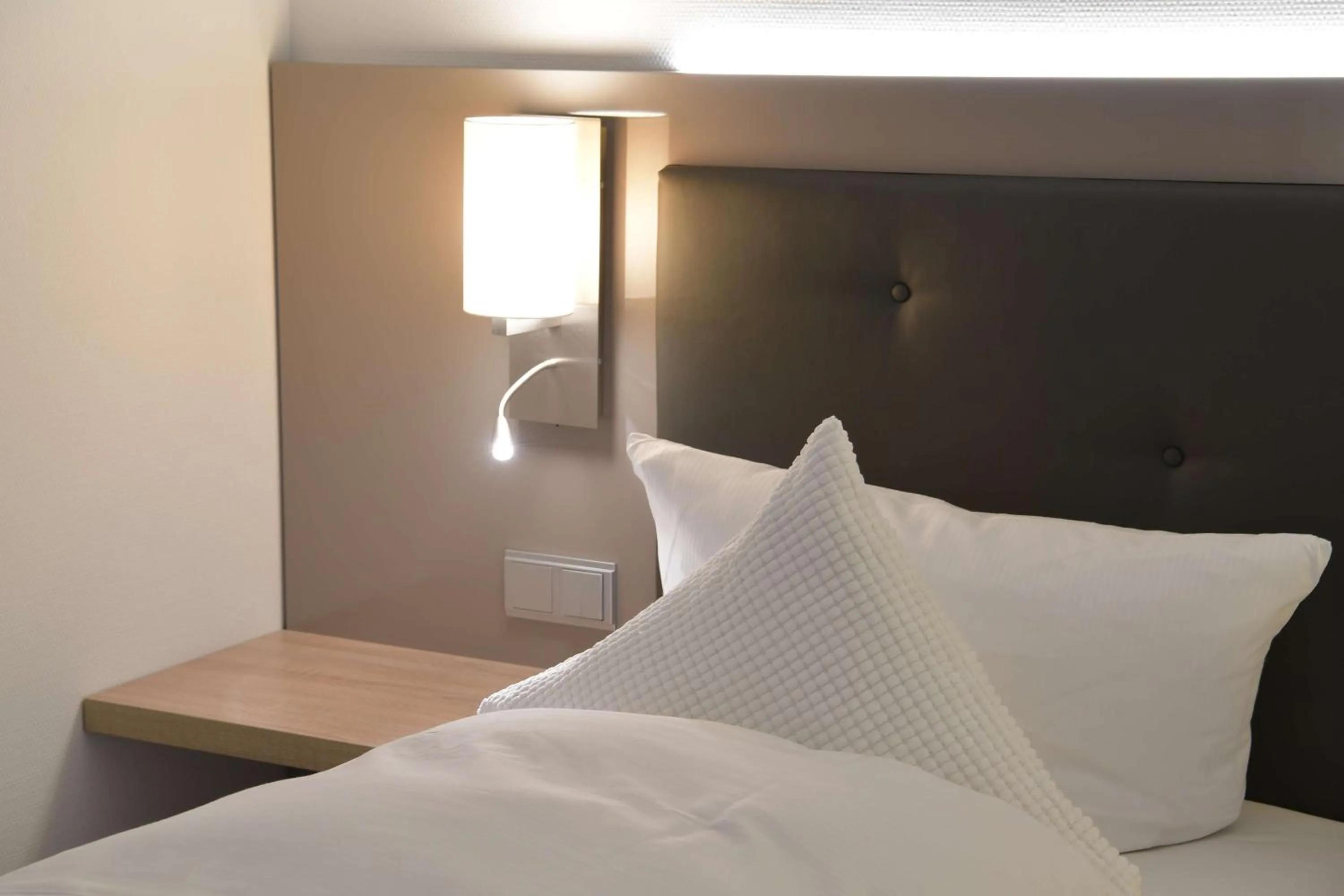 Bedroom, Bed in Best Western Queens Hotel Pforzheim-Niefern