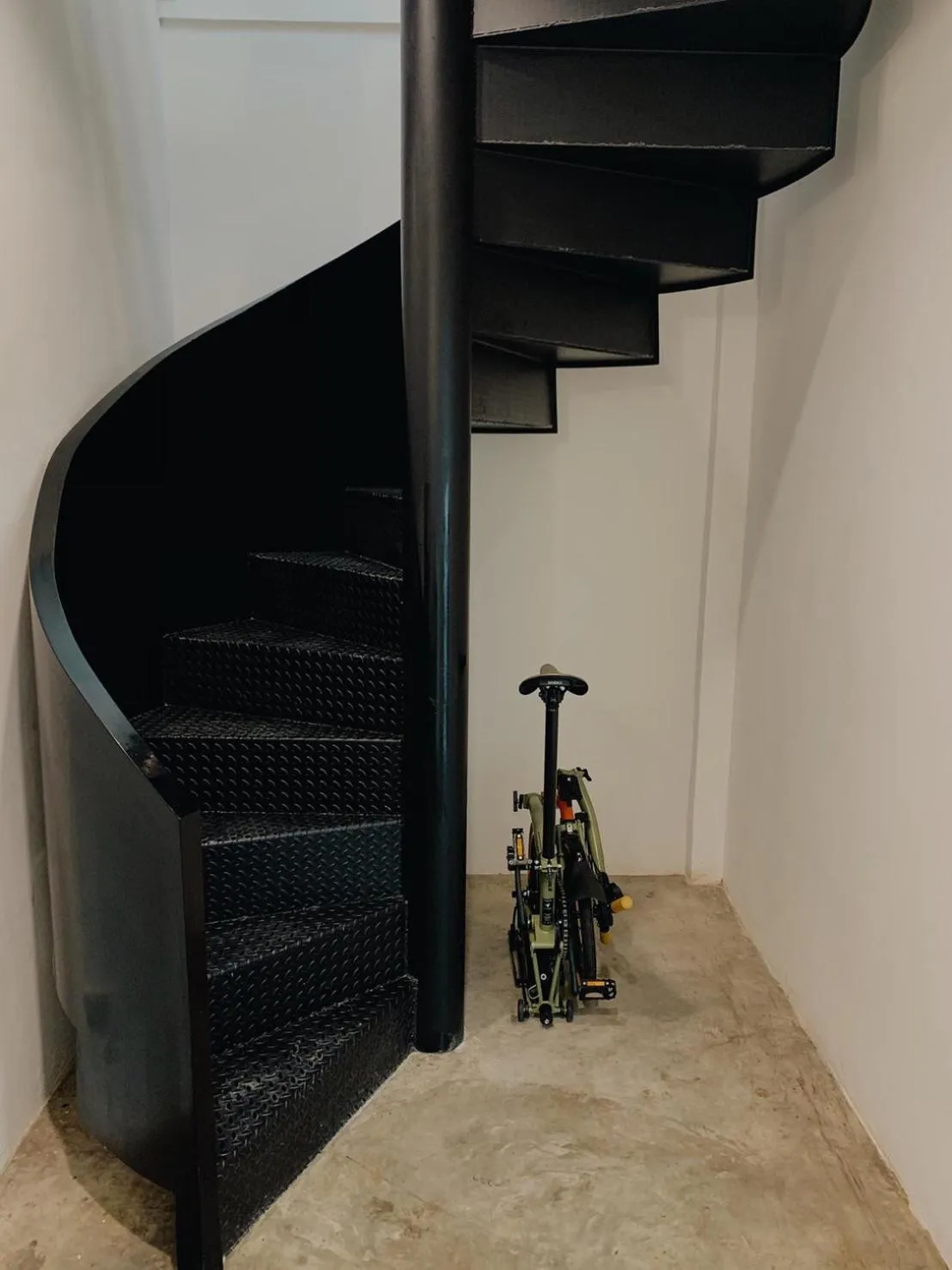 Facade/entrance in Marlowe-Tony's home