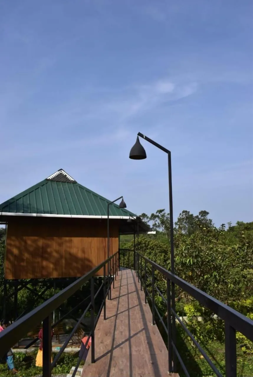 Small Double Room in Biglaand Dew Castle