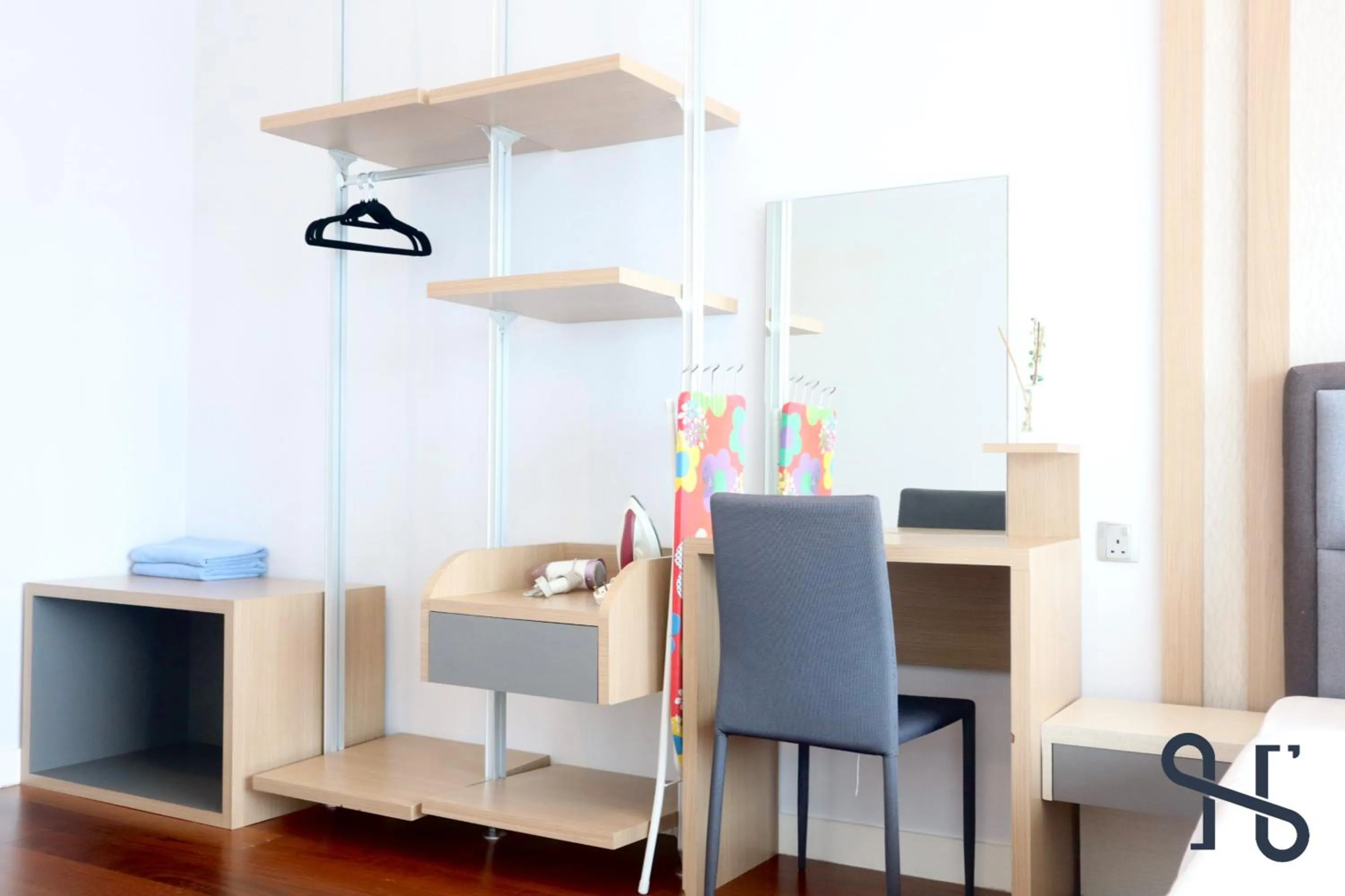 hair dresser in Homesuite' Home at The Loft