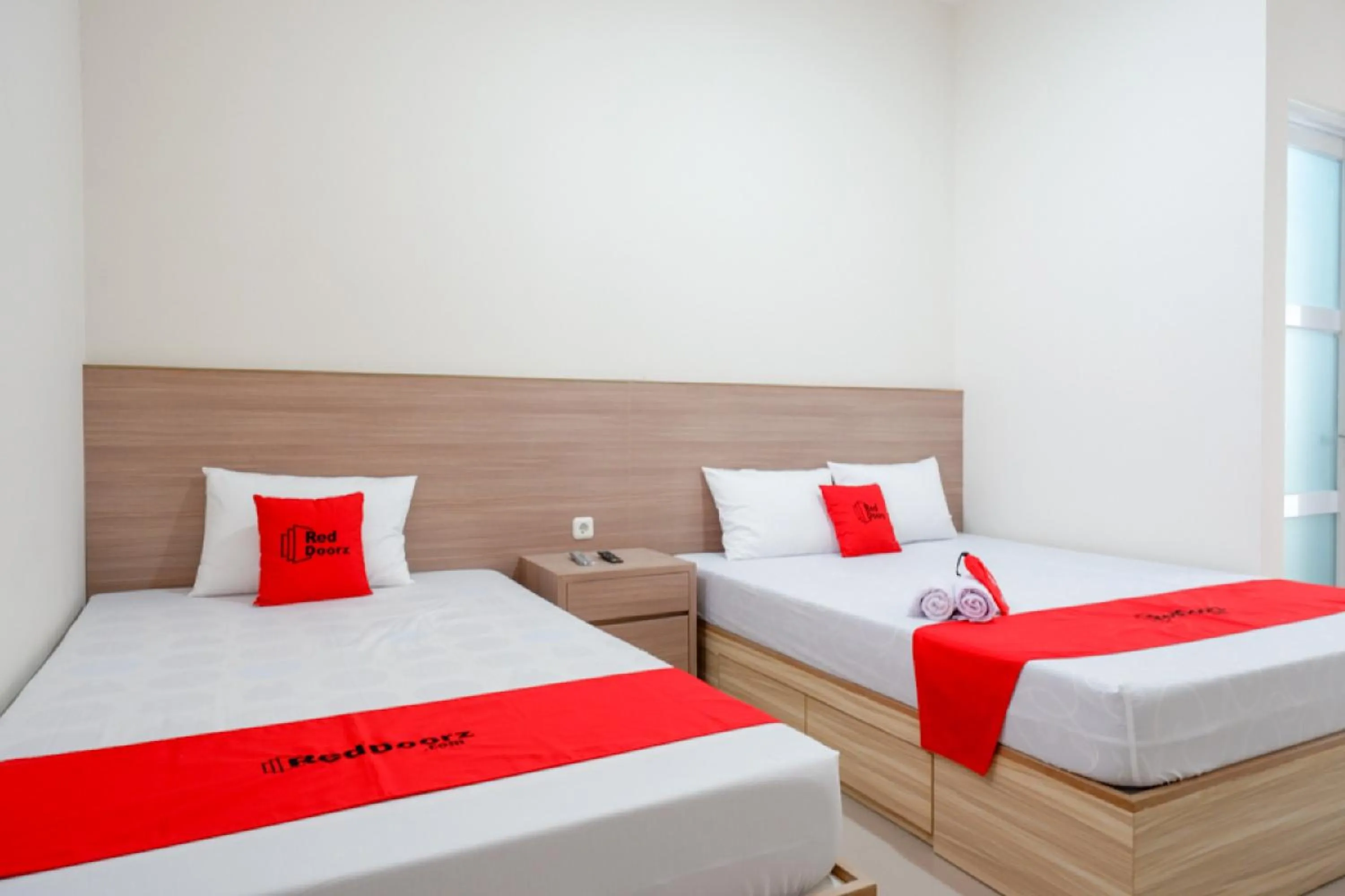 Bedroom, Bed in RedDoorz near Pacific Mall Tegal 2