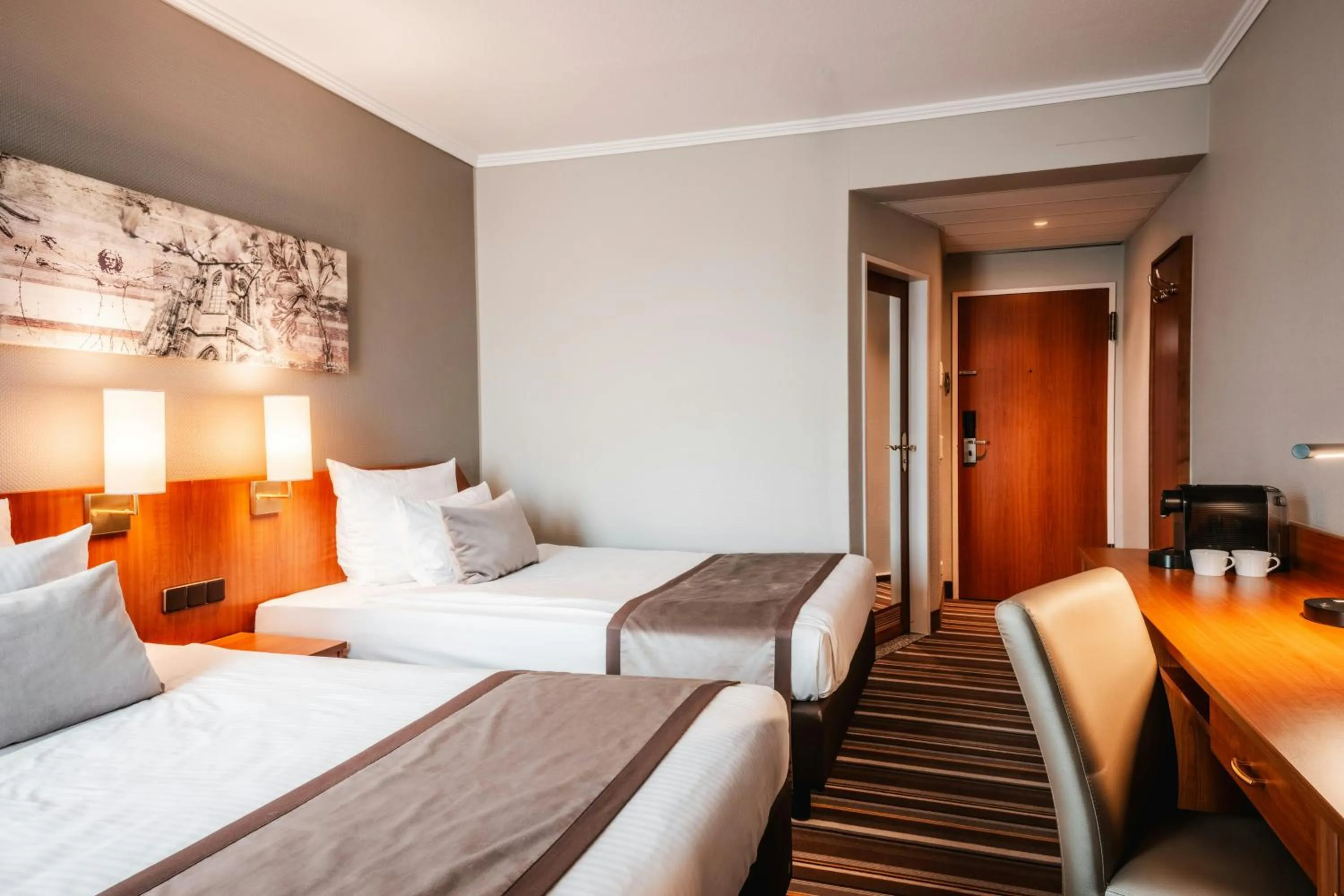 Bedroom, Bed in Leonardo Hotel Aachen