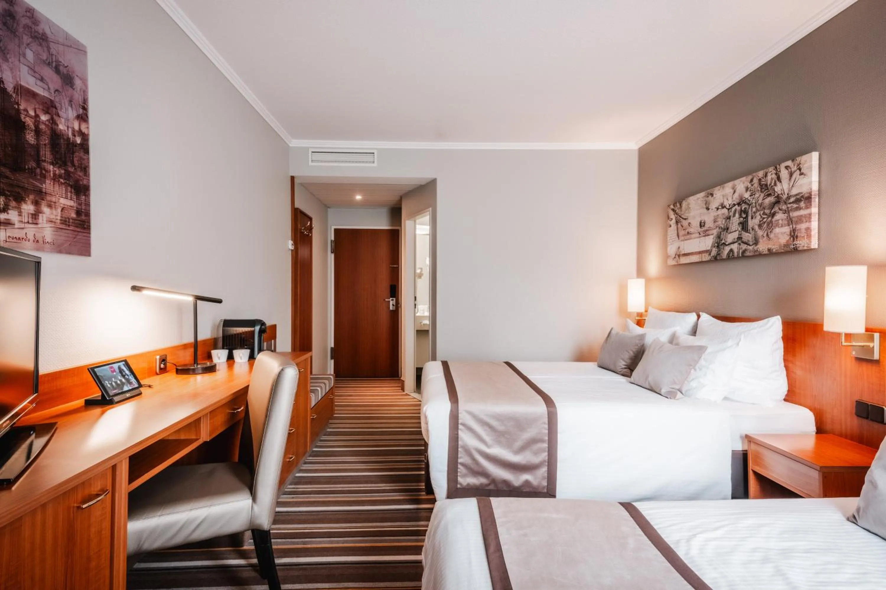 Photo of the whole room, Bed in Leonardo Hotel Aachen