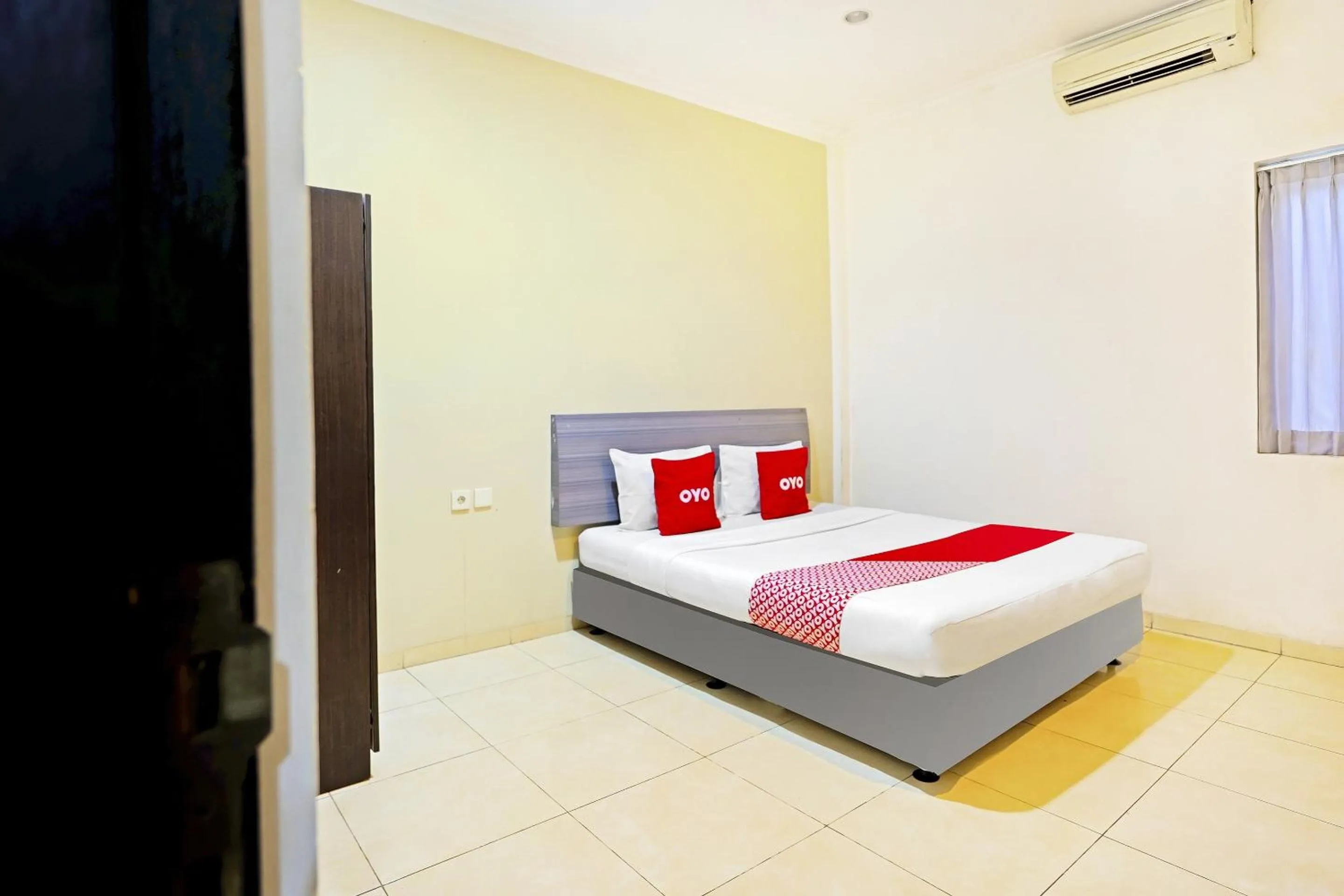 Bedroom in Hotel O Pondok Inap Shofwa 2