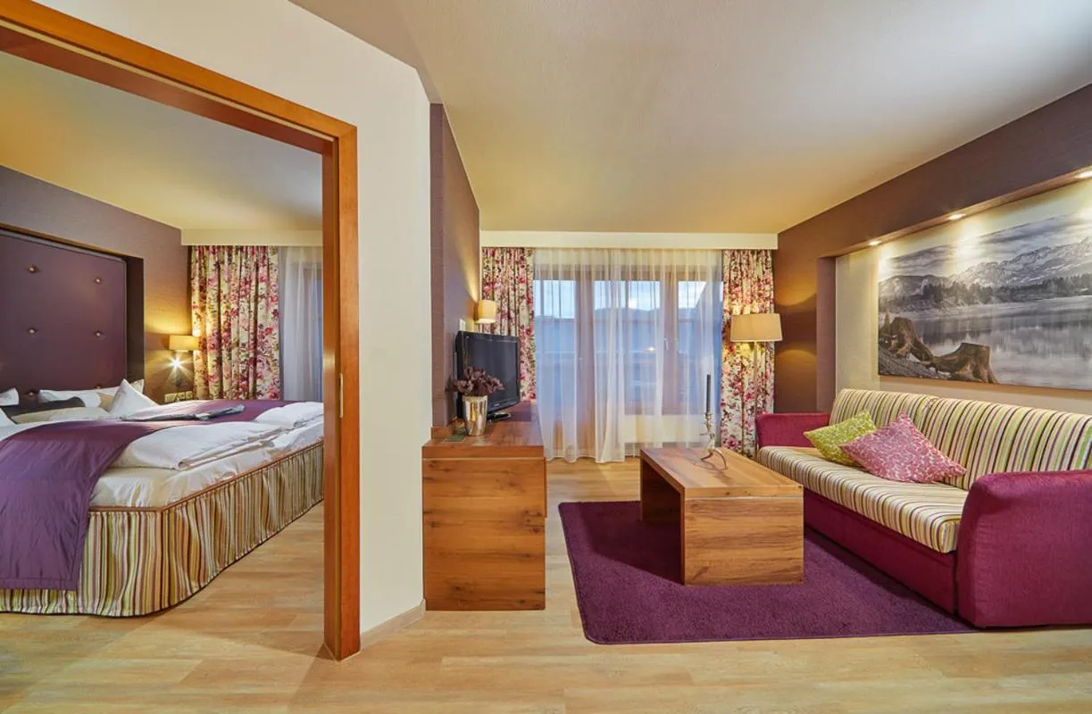 Photo of the whole room, Bed in Hotel Sommer-Haus am See