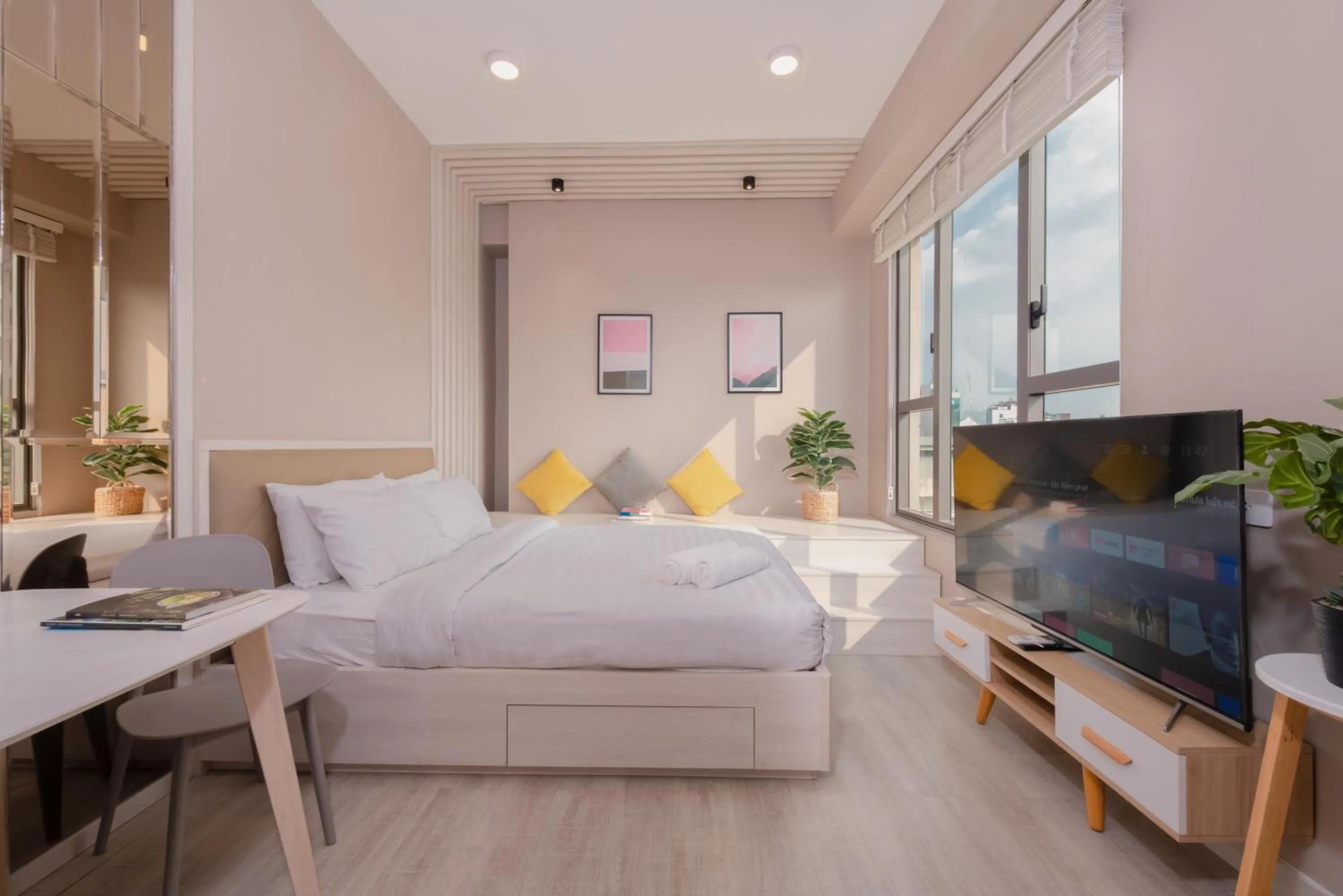 Photo of the whole room, Bed in S Lux Apartment