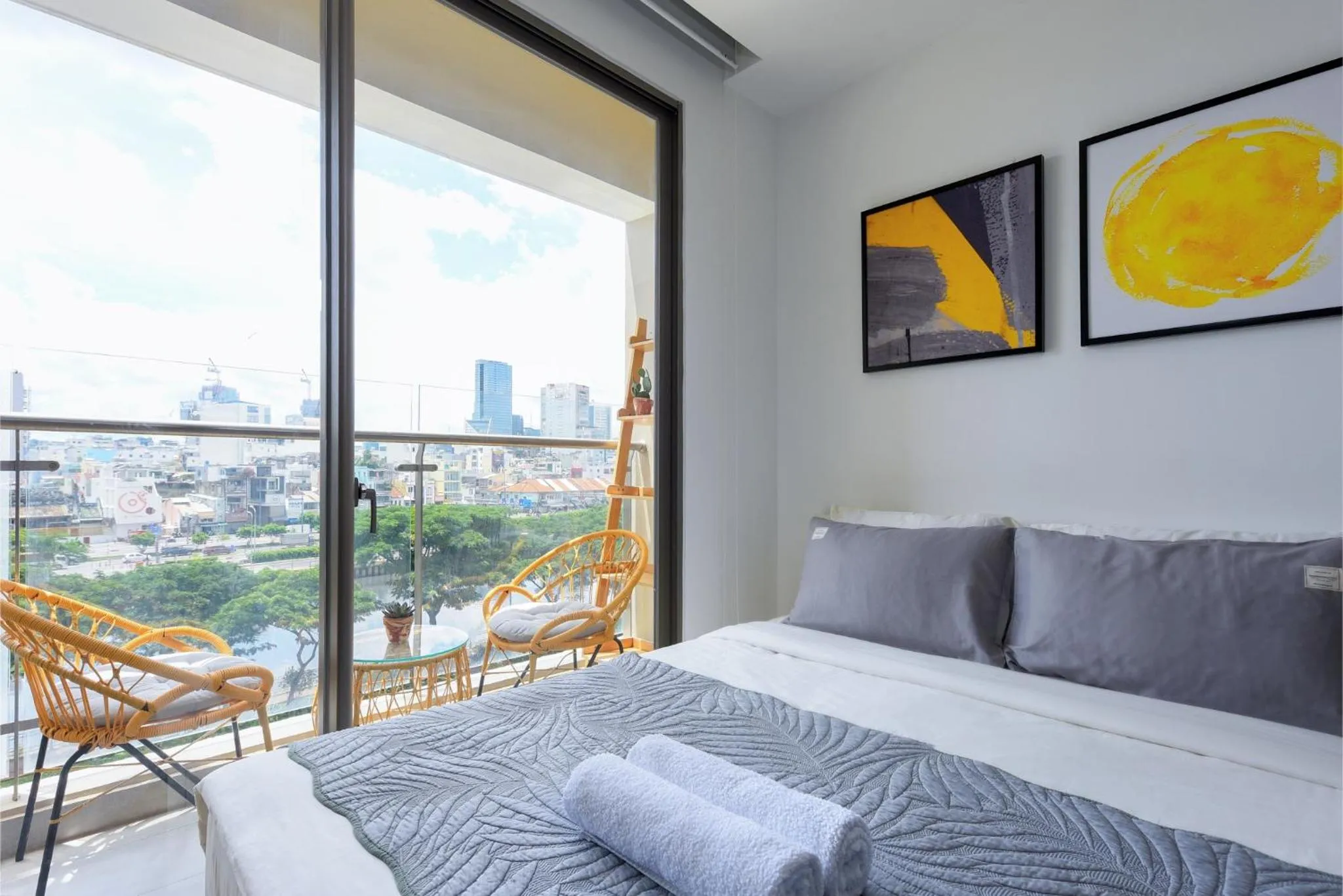 Photo of the whole room, Bed in S Lux Apartment