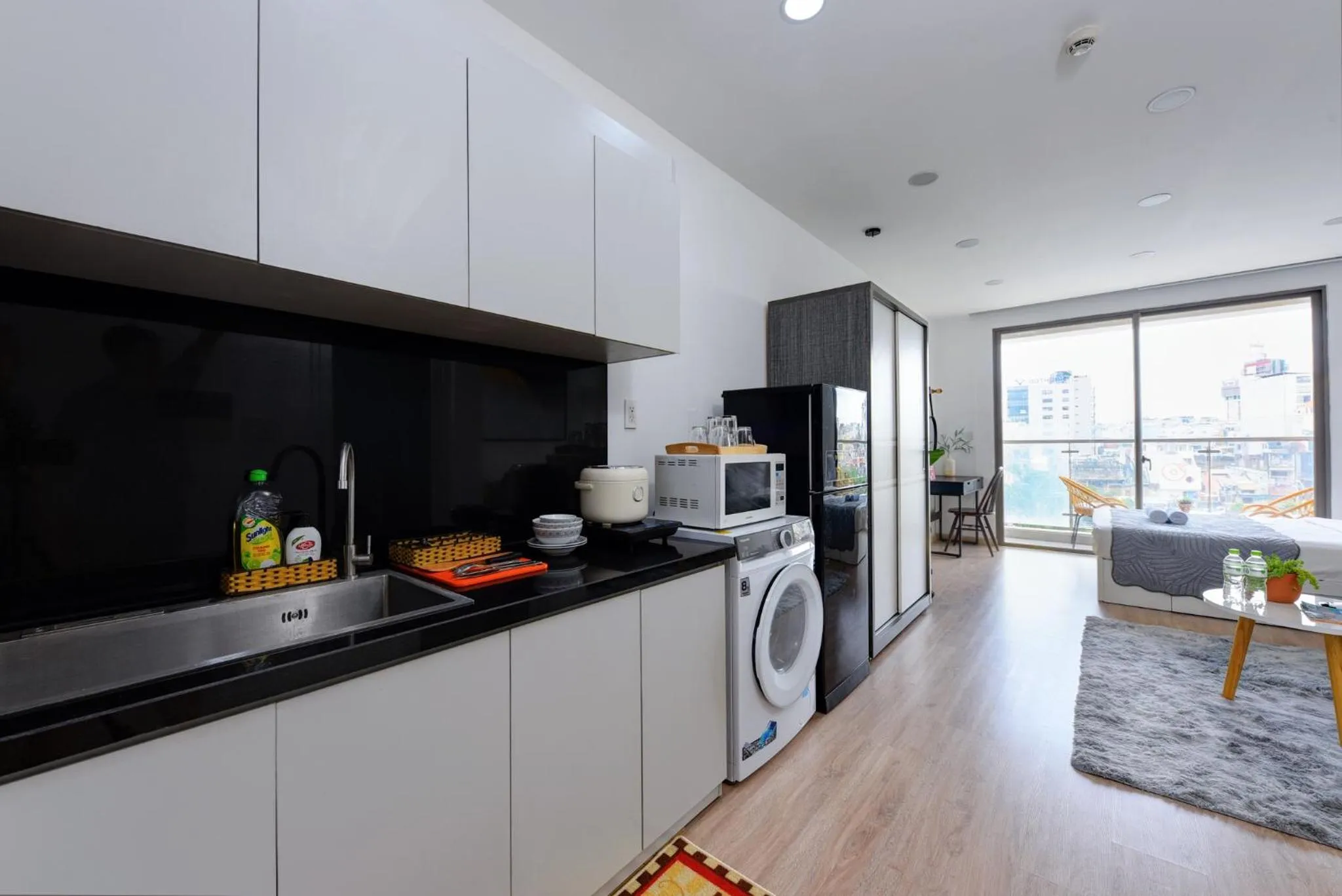 stove in S Lux Apartment