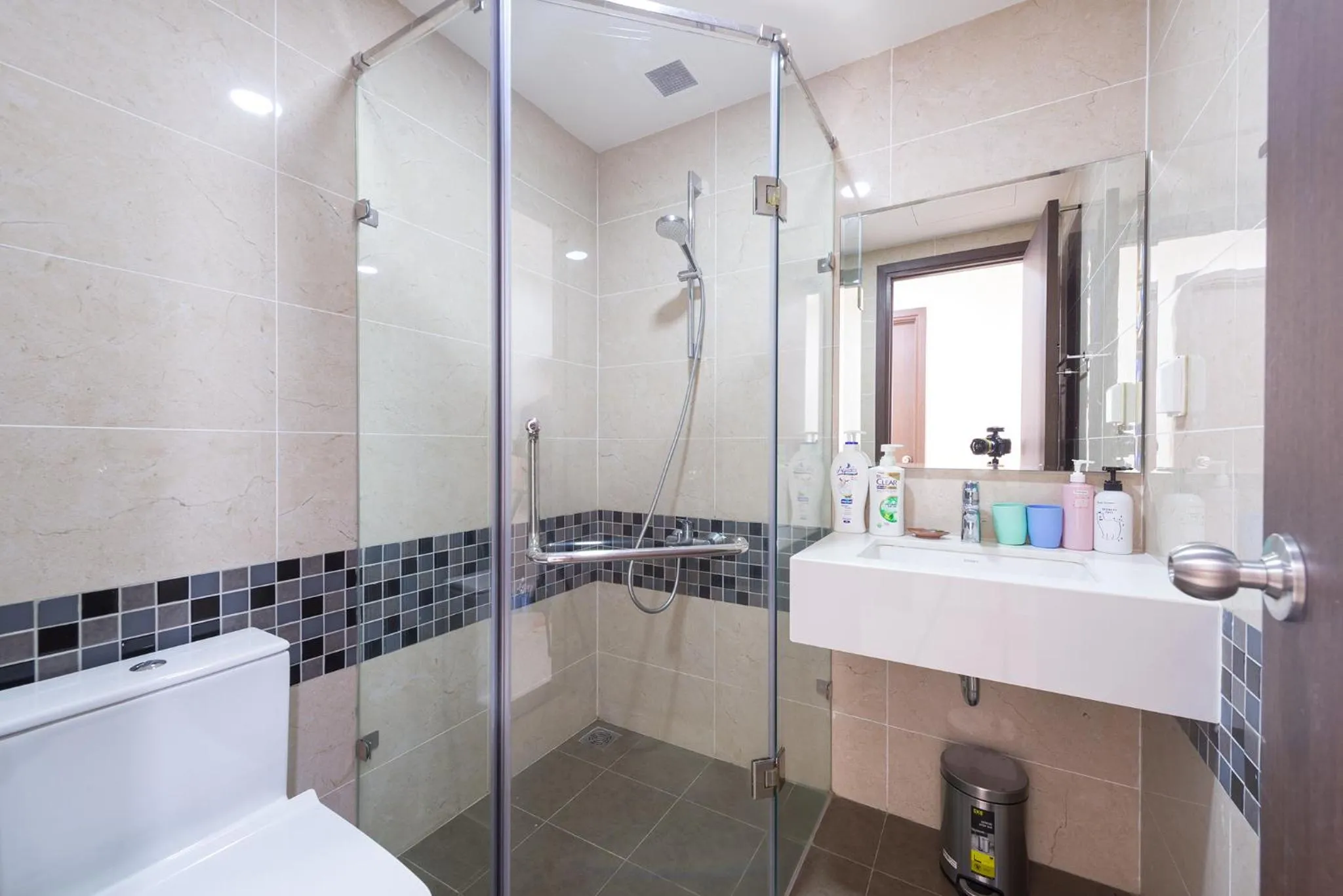 Toilet in S Lux Apartment