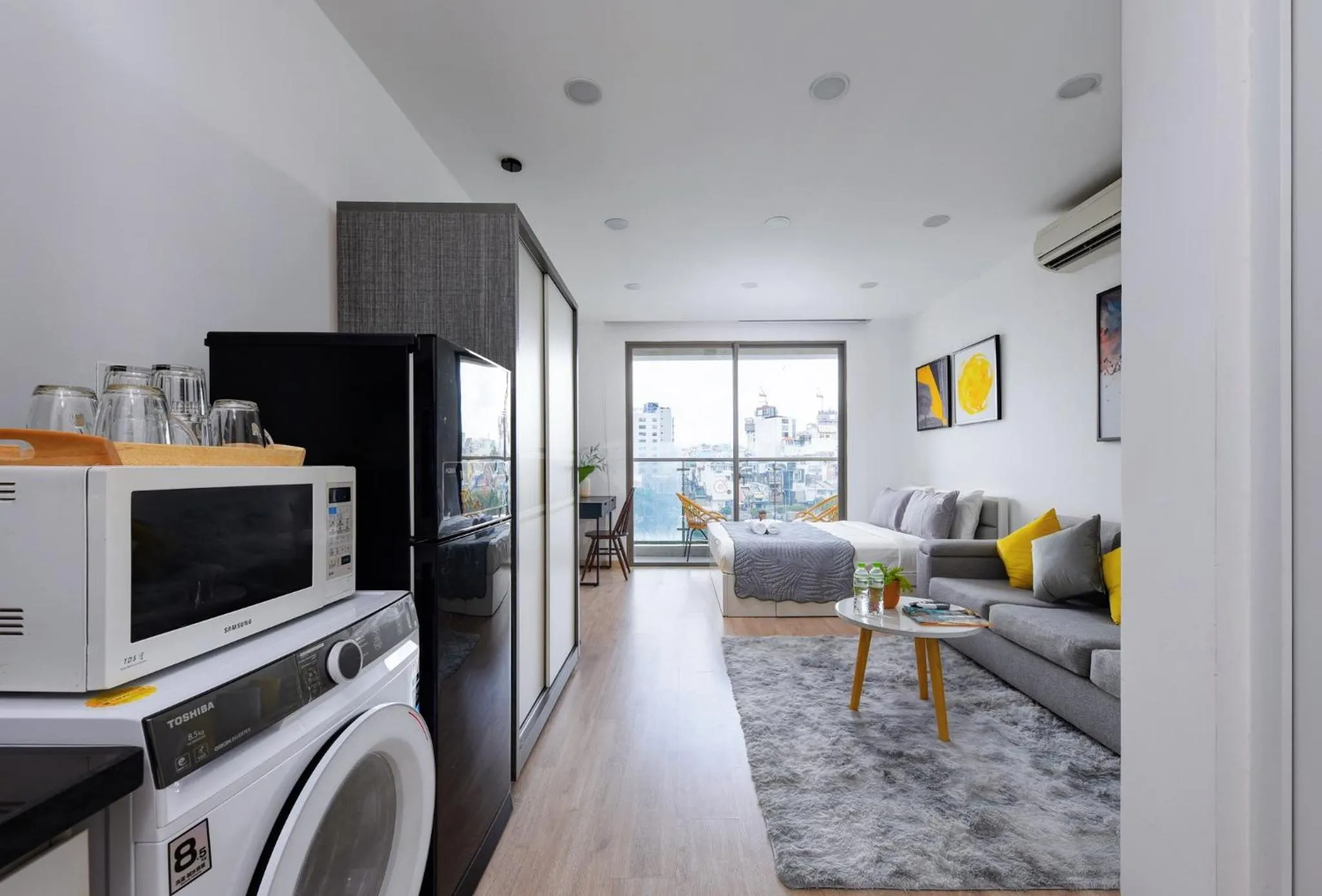 Photo of the whole room in S Lux Apartment