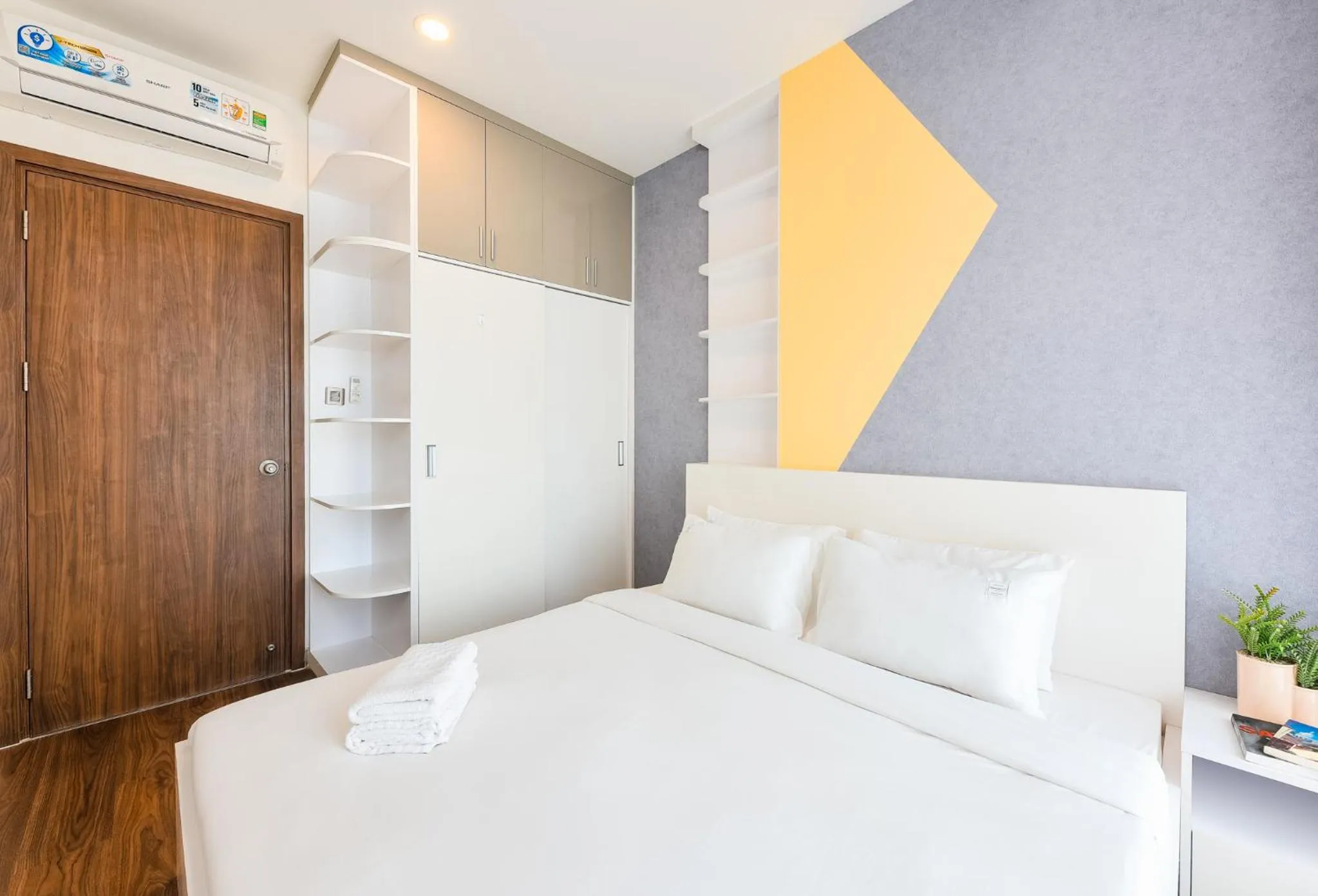 Bed in S Lux Apartment