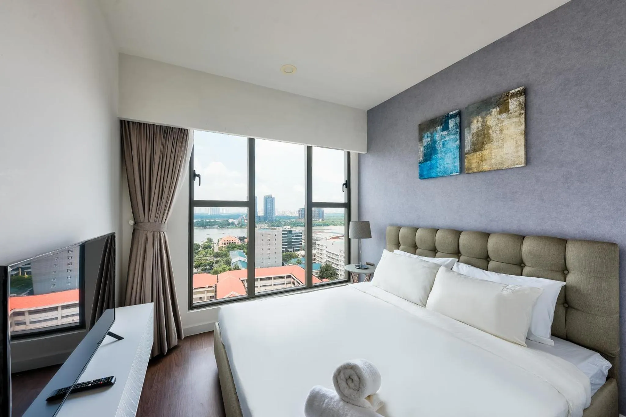 View (from property/room), Bed in S Lux Apartment