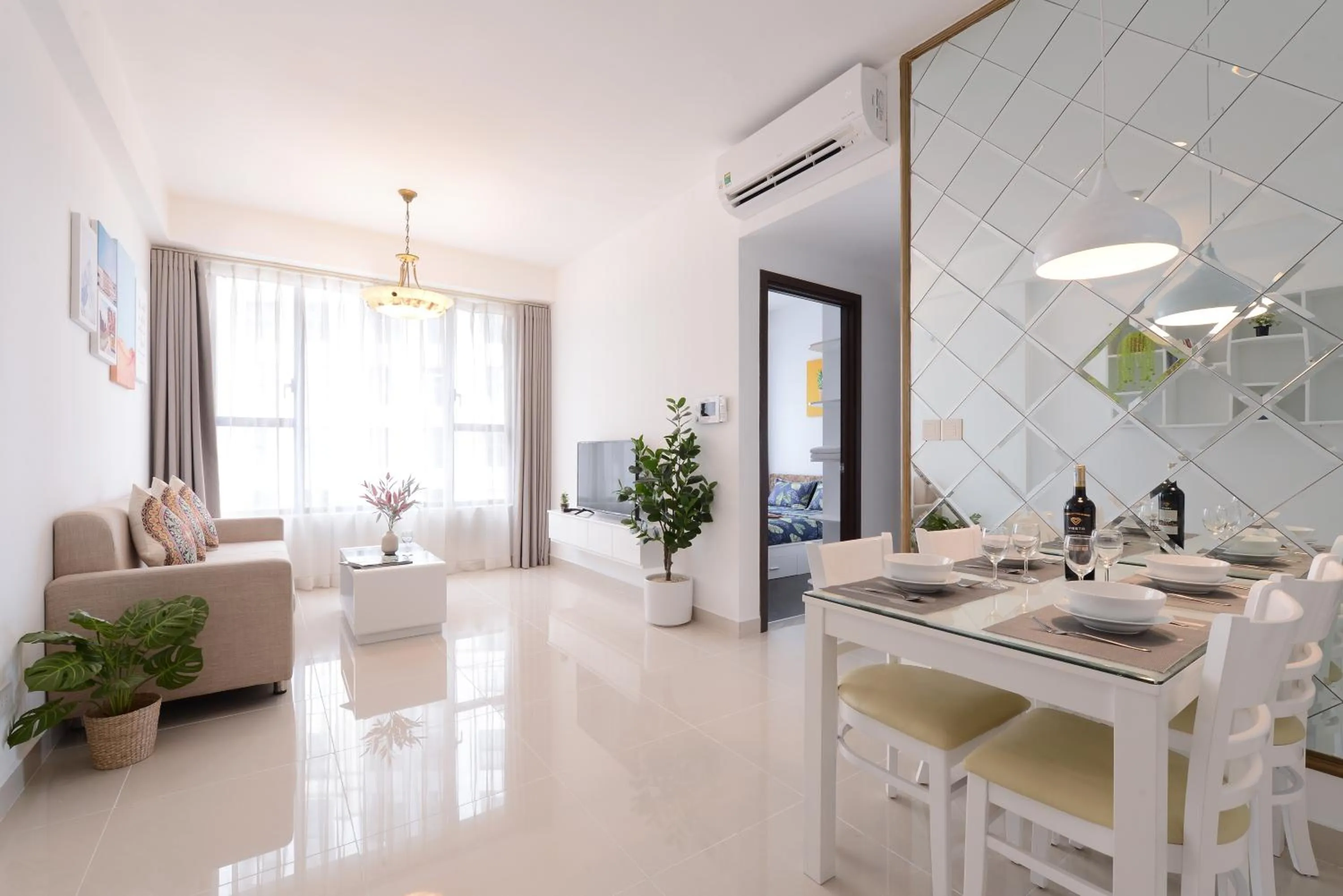 Dining area in S Lux Apartment