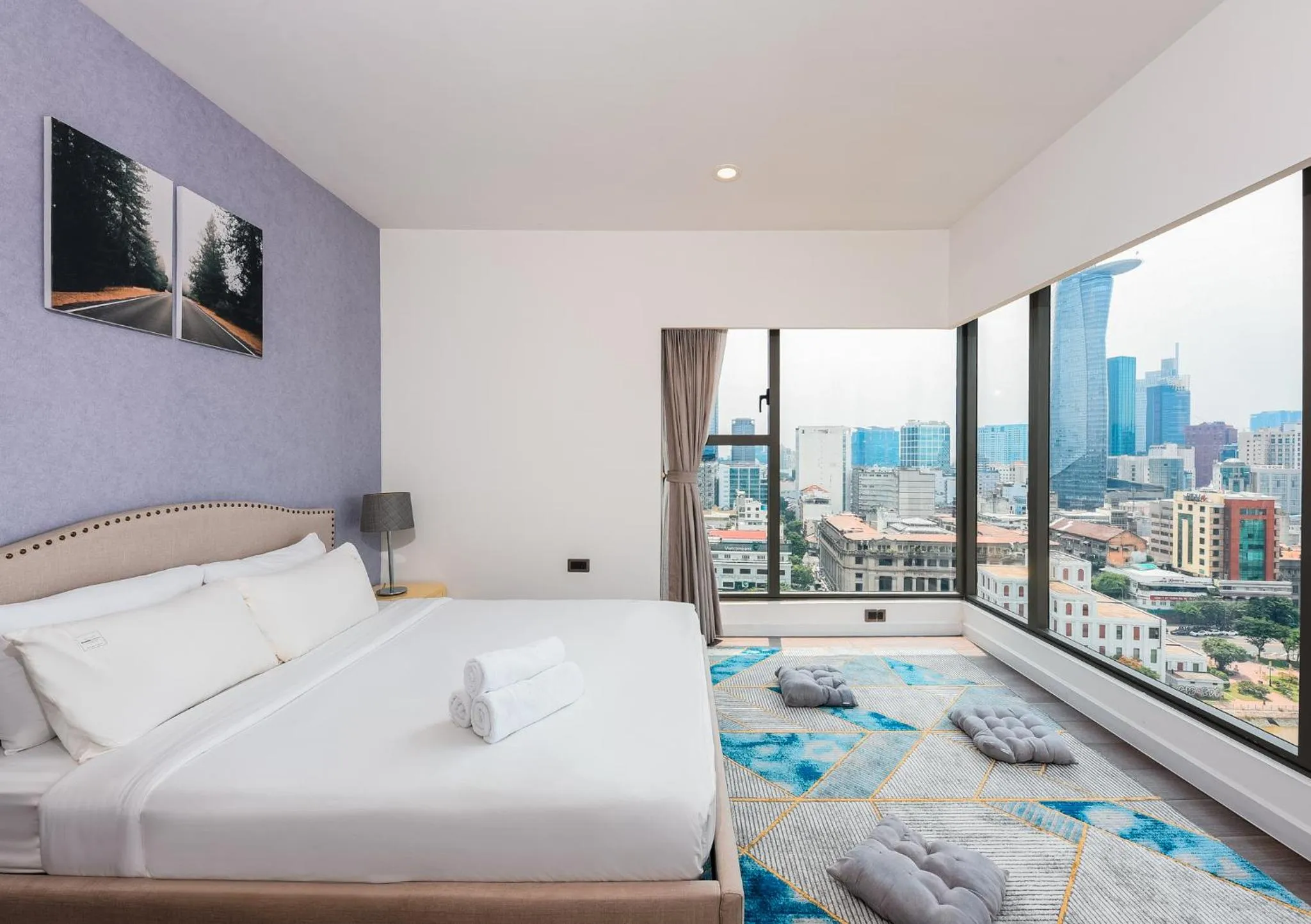 View (from property/room), Bed in S Lux Apartment