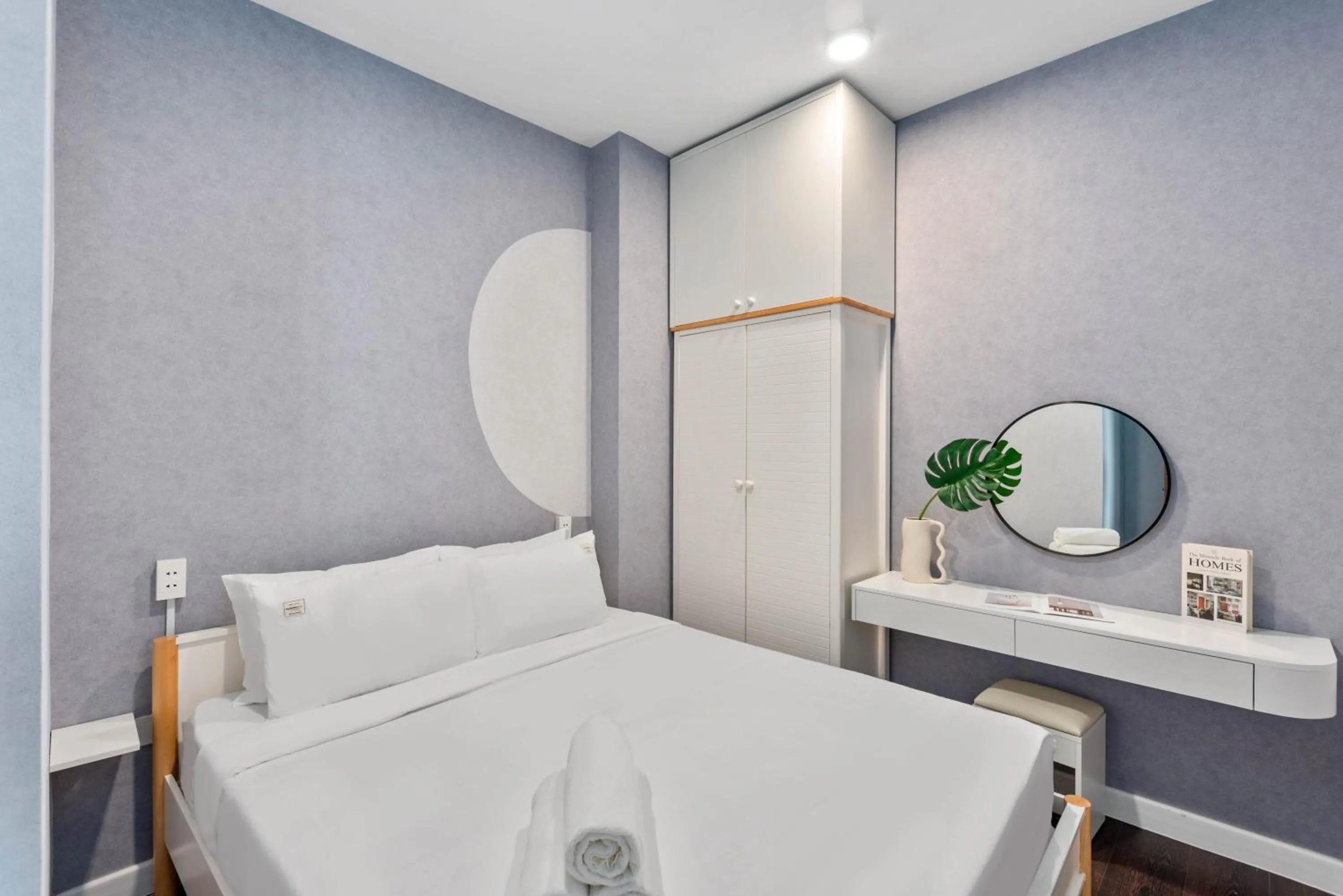 Photo of the whole room, Bed in S Lux Apartment