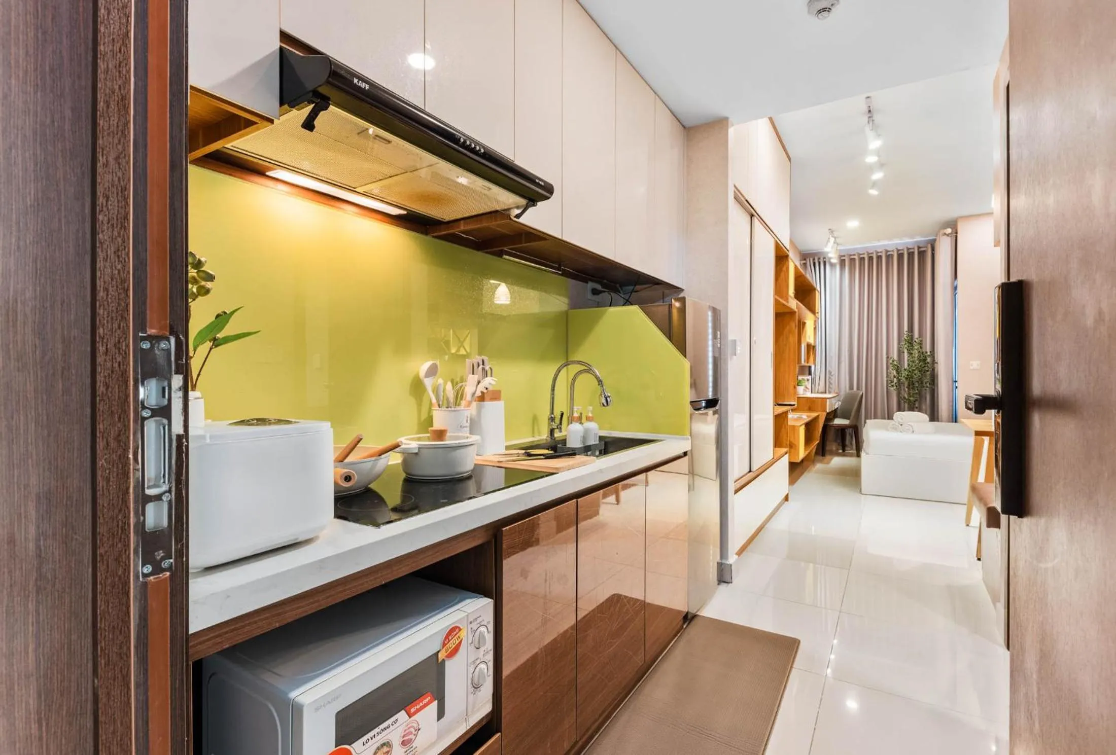 Photo of the whole room in S Lux Apartment