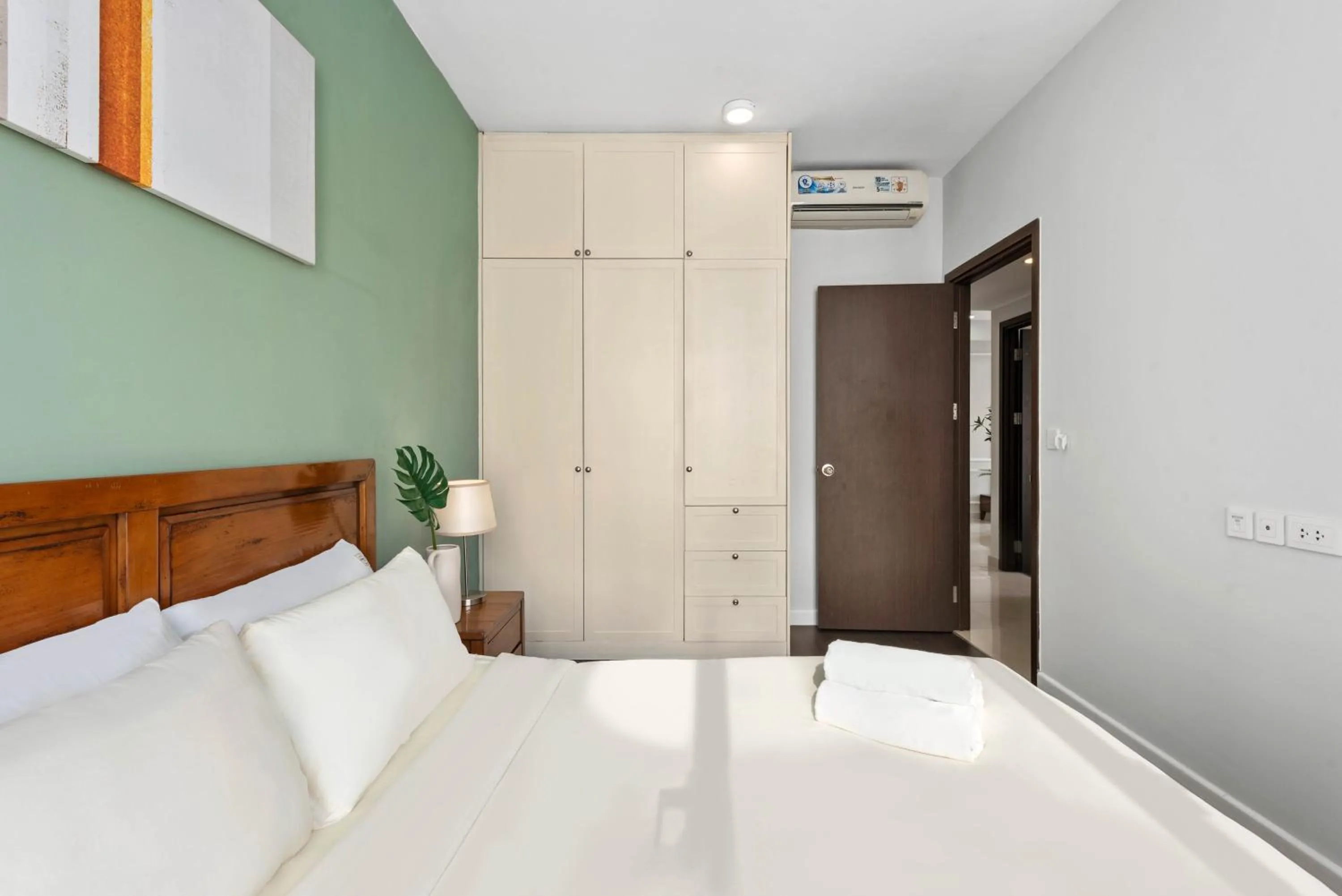 Bedroom, Bed in S Lux Apartment