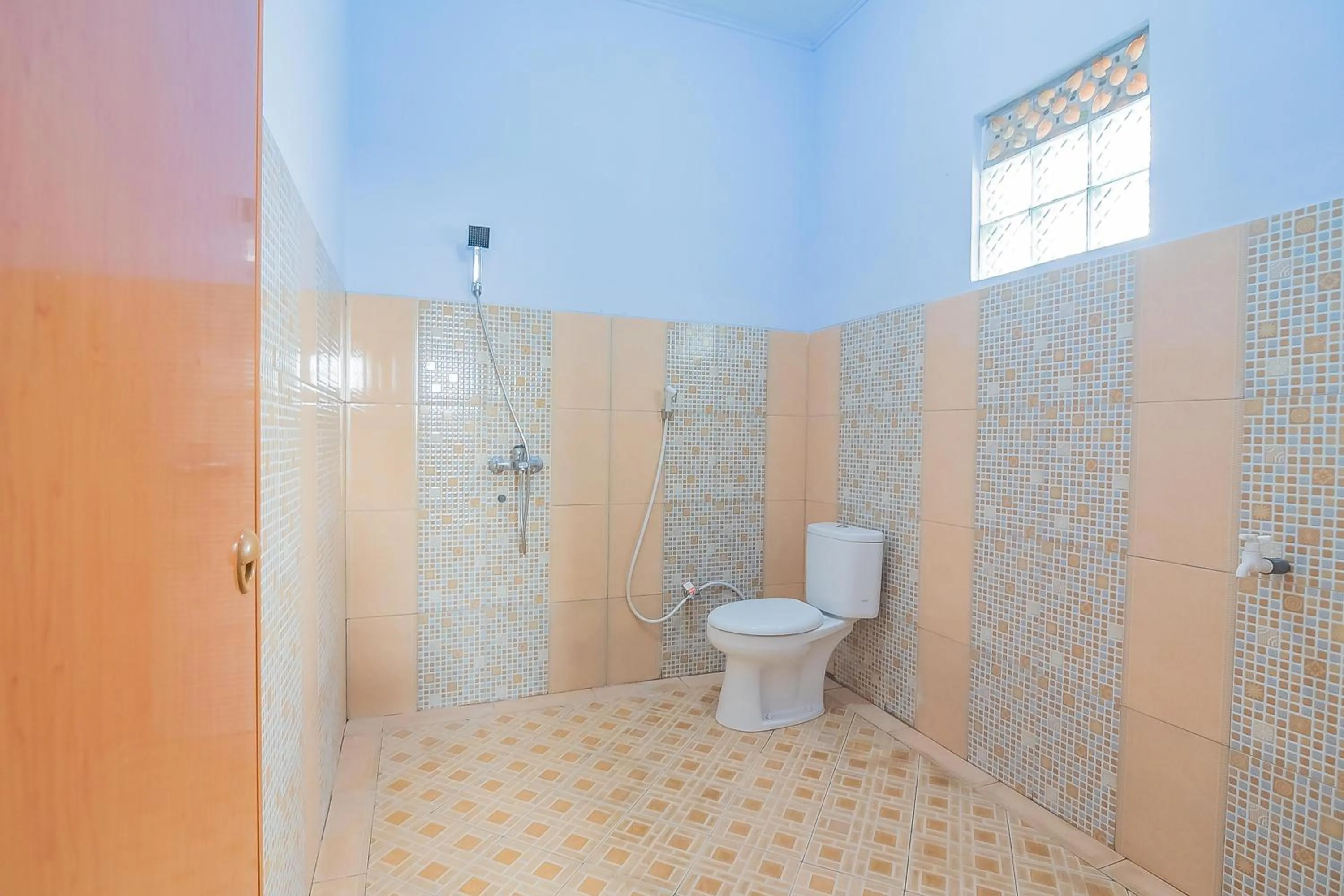 RedDoorz Syariah @ Tambak Mekar Street Subang