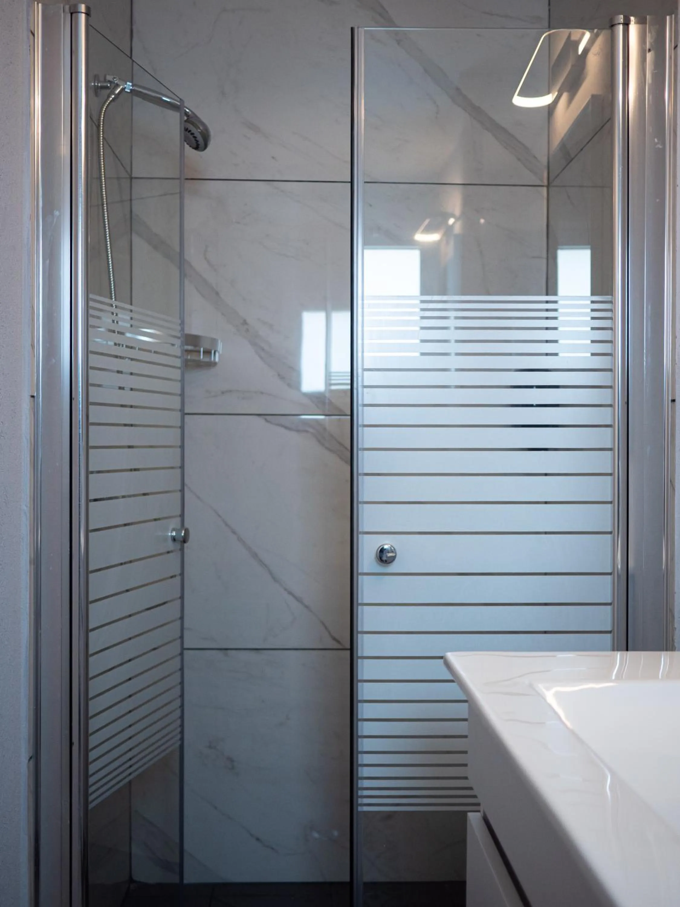 Shower, Bathroom in Hermitage Hotel