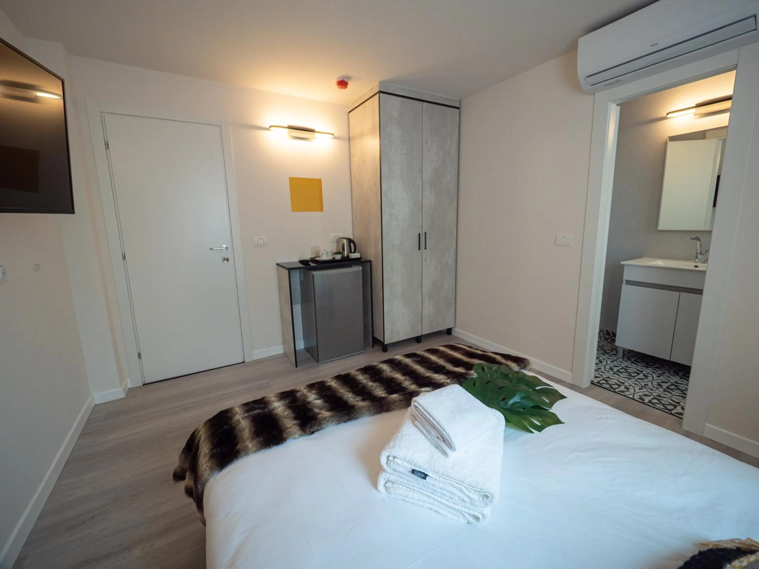 Shower, Bed in Hermitage Hotel