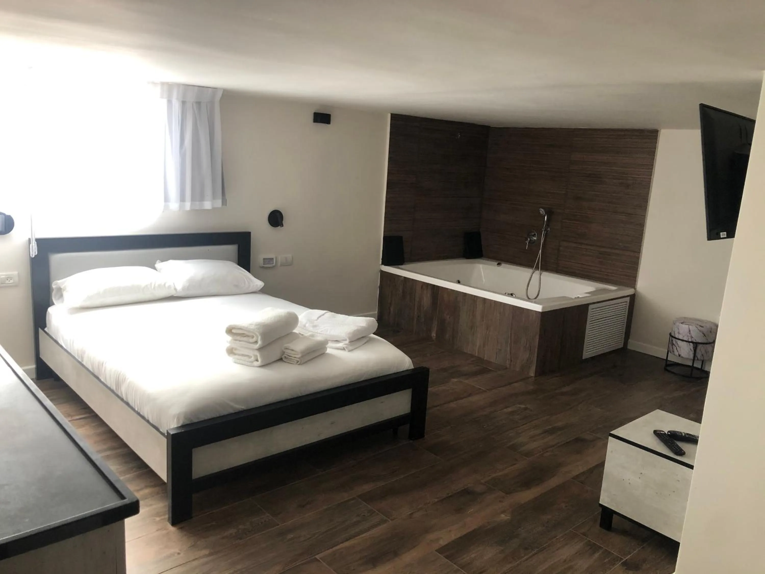 Bed in Hermitage Hotel