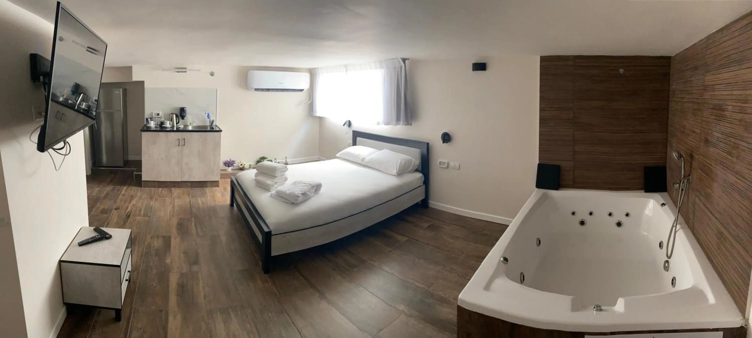 Bed in Hermitage Hotel