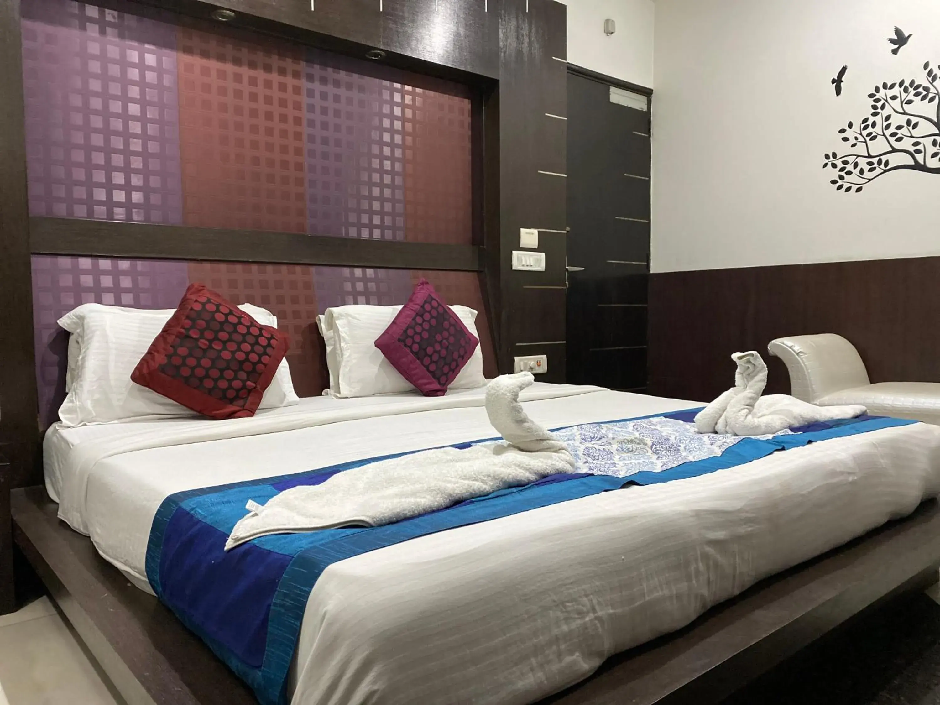 Deluxe Family Room in THE BONLON INN-NEAR BLK HOSPITAL Deluxe Family Room in THE BONLON INN-NEAR BLK HOSPITAL