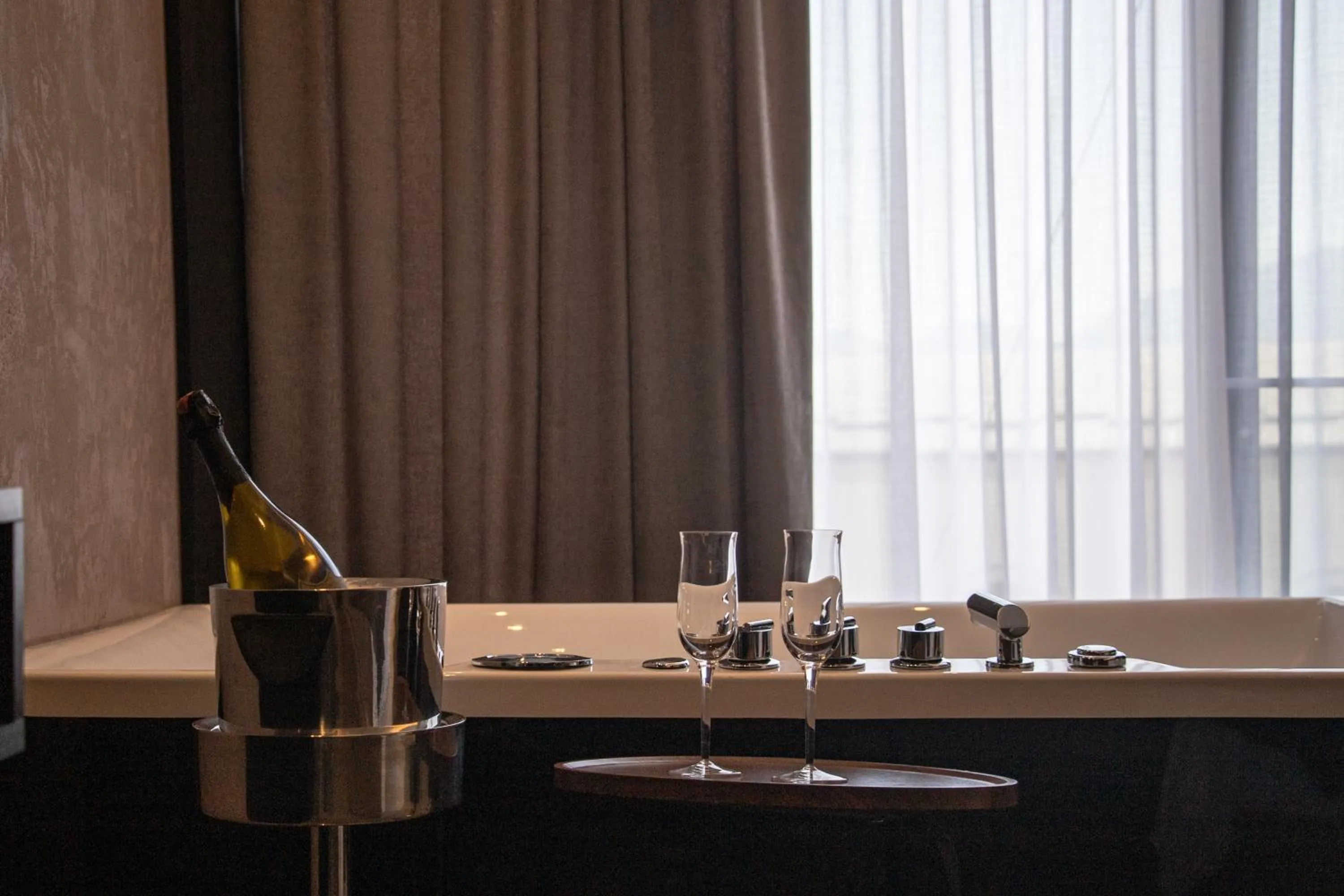 Drinks in Hotel Chicago