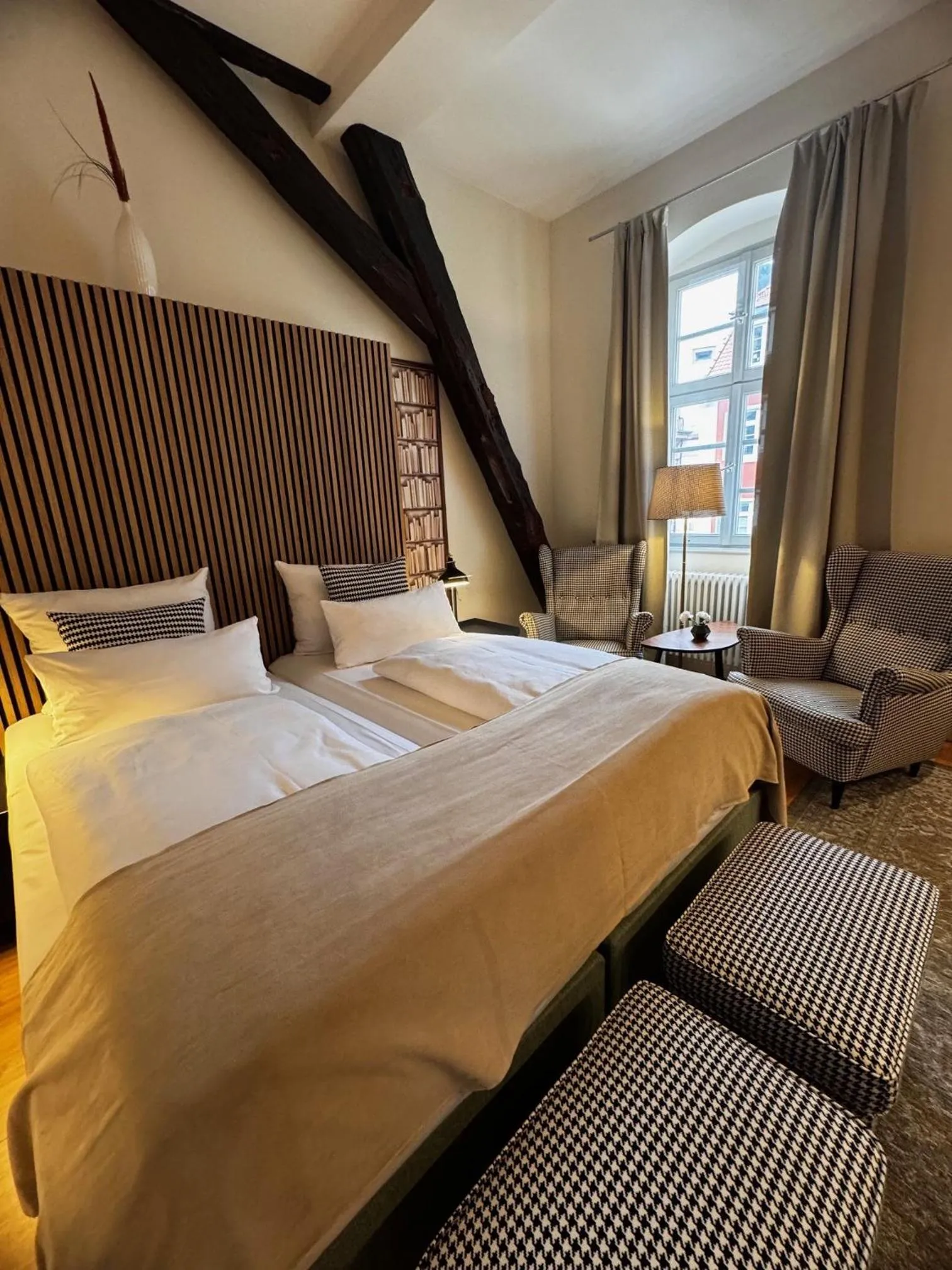 Photo of the whole room, Bed in Hotel Zur Alten Brücke