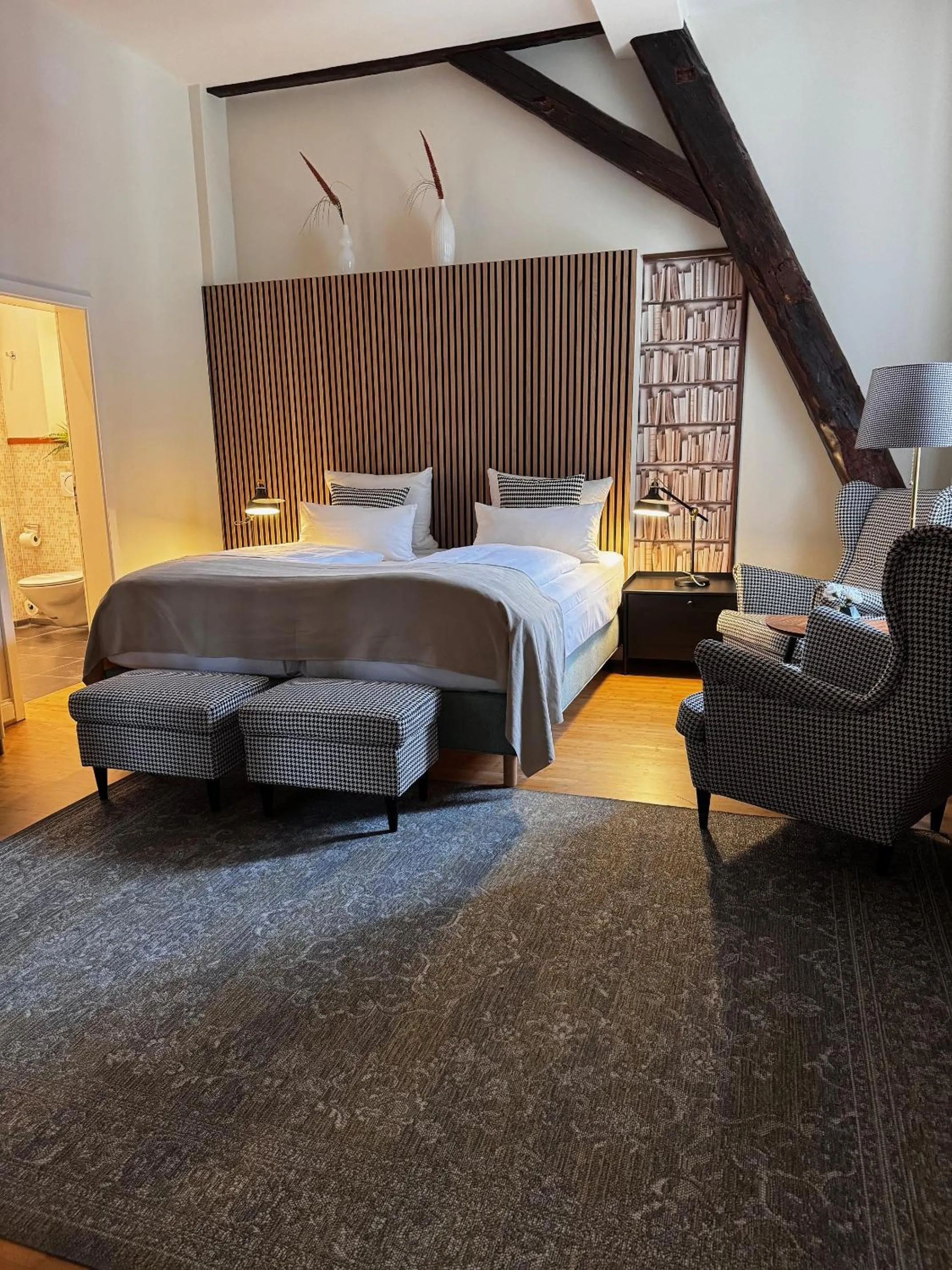 Photo of the whole room, Bed in Hotel Zur Alten Brücke