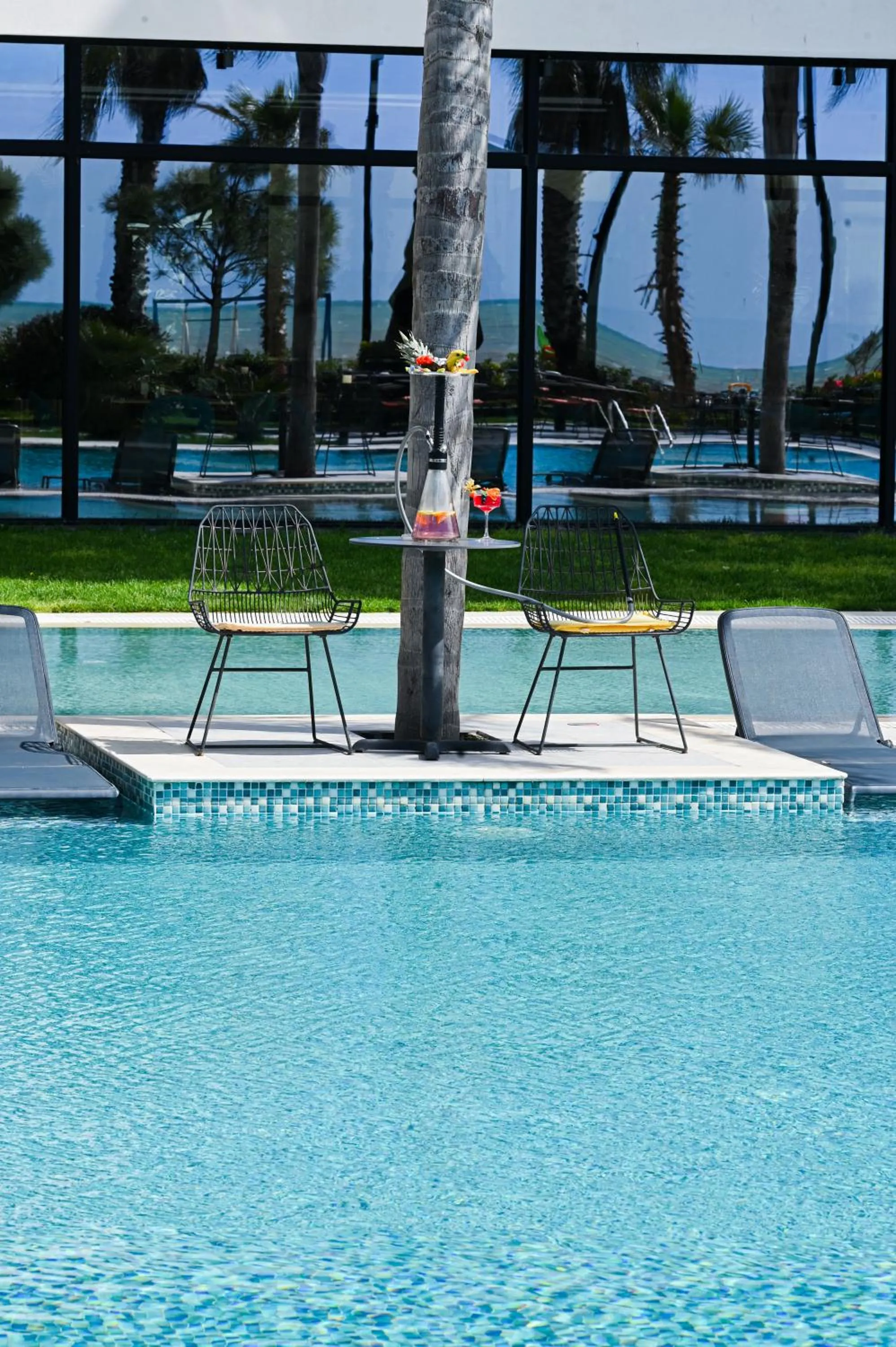 Swimming pool in Royal G Max