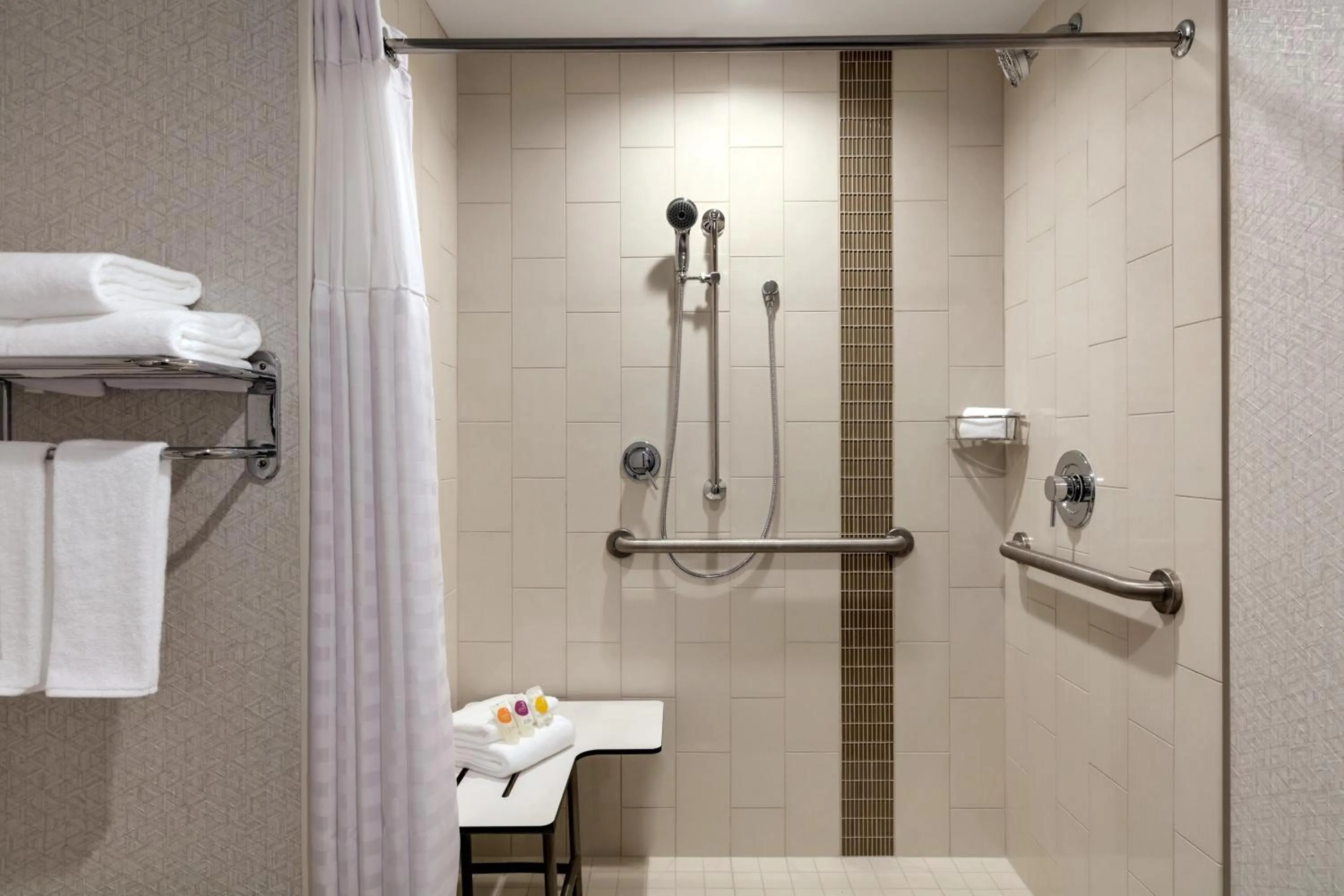 Shower in Hyatt Place Fort Lee/George Washington Bridge
