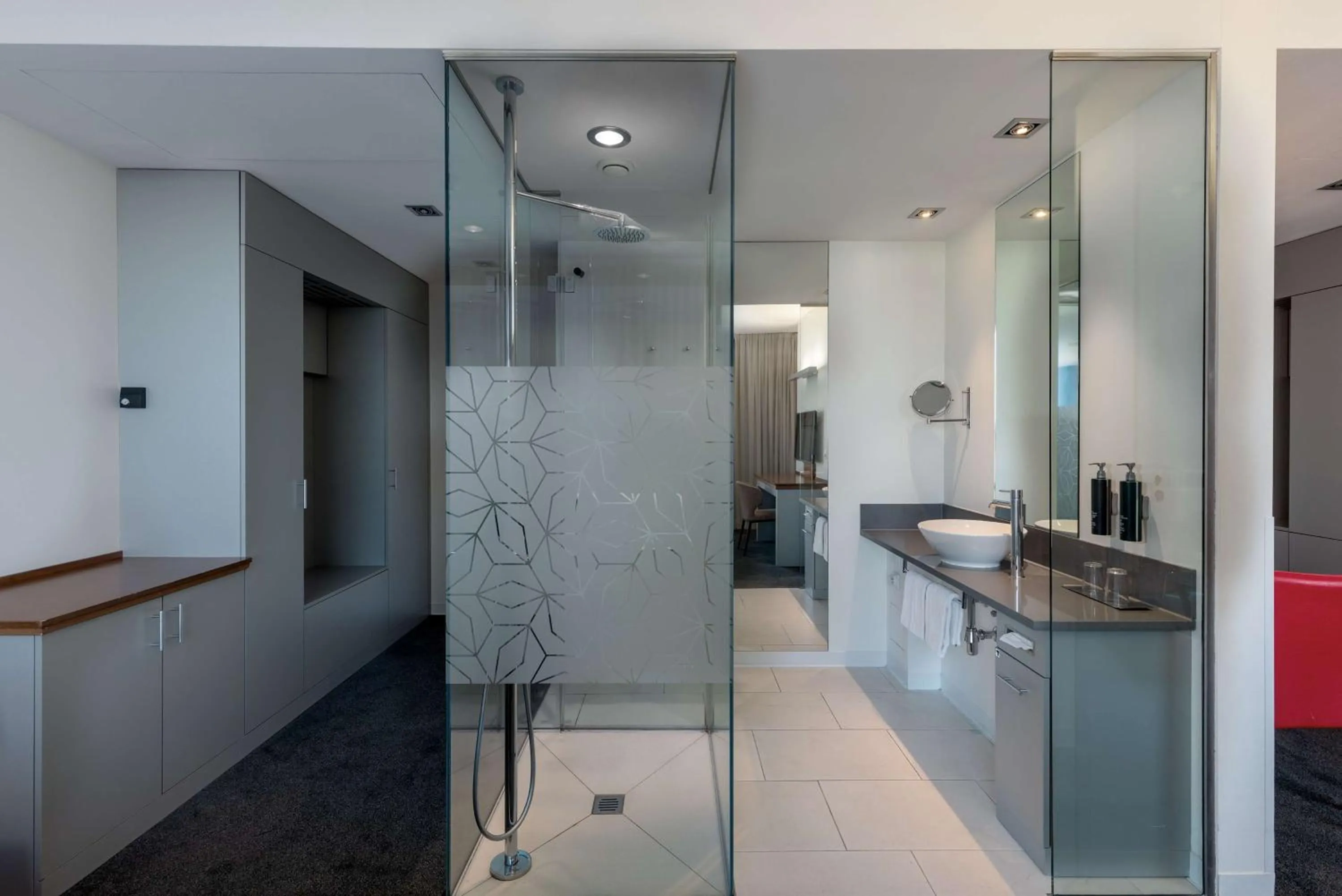 Bathroom in DoubleTree by Hilton Frankfurt Niederrad