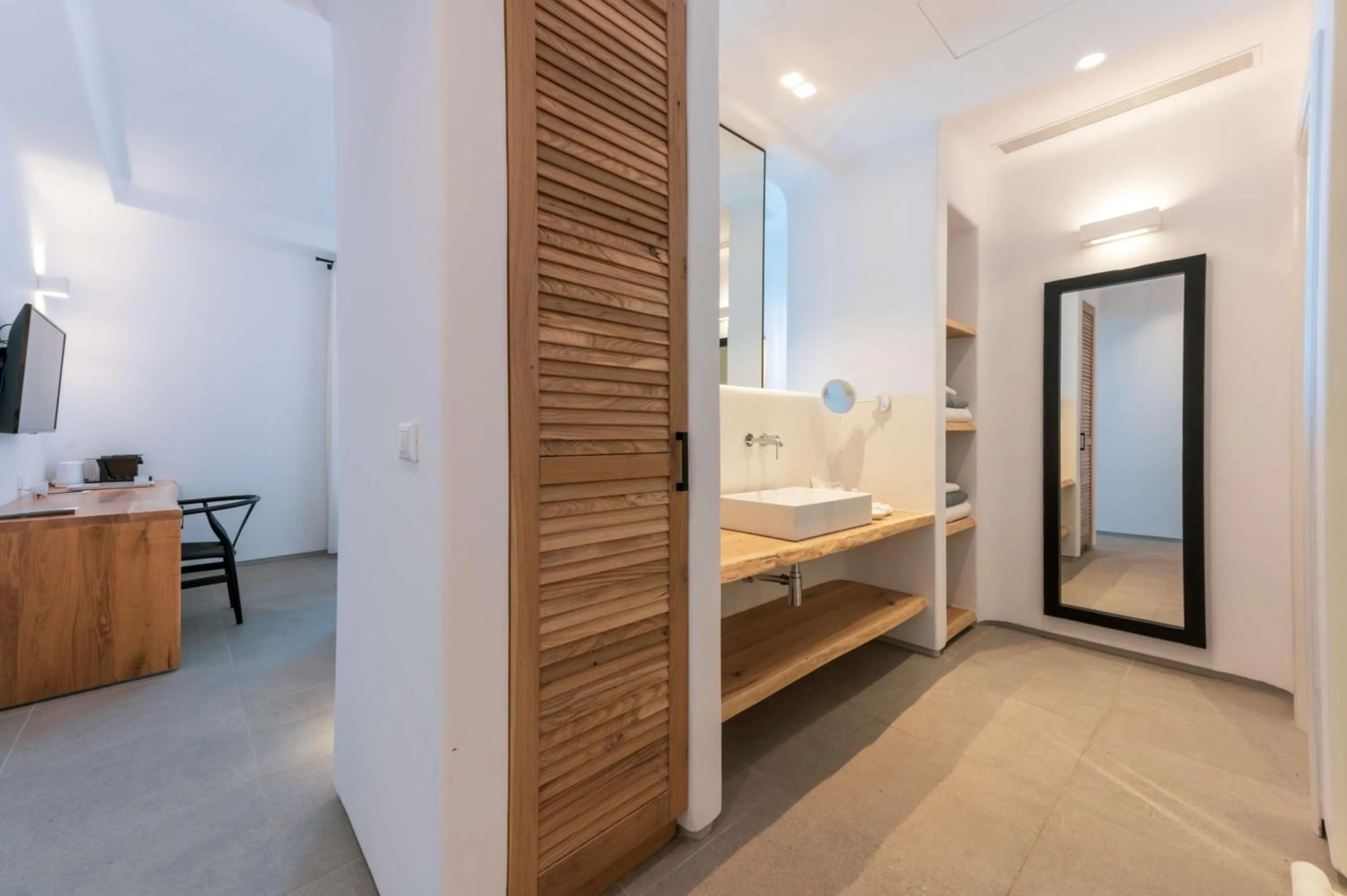 Photo of the whole room, Bed in Radisson Blu Euphoria Resort, Mykonos