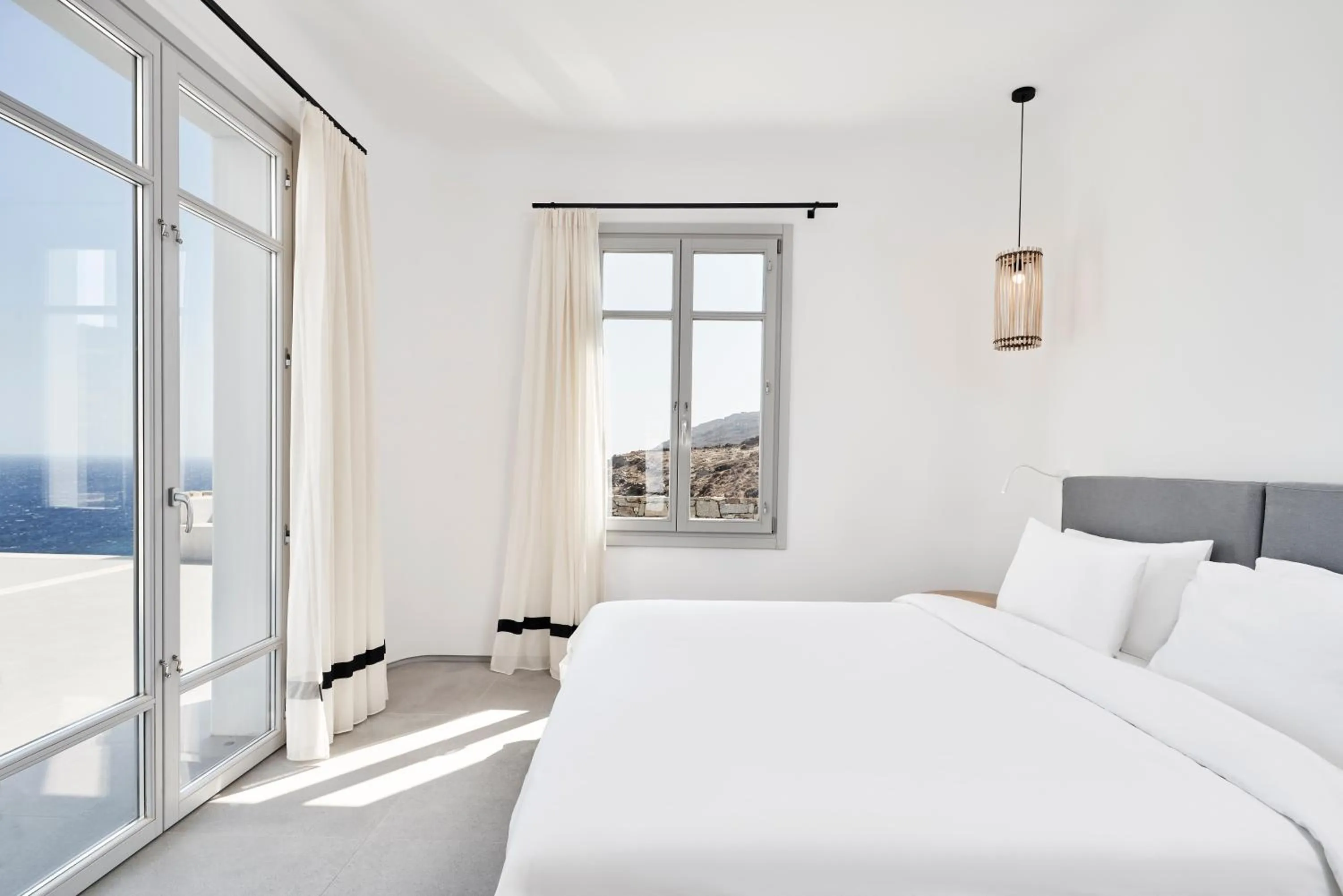 Bedroom, Bed in Radisson Blu Euphoria Resort, Mykonos