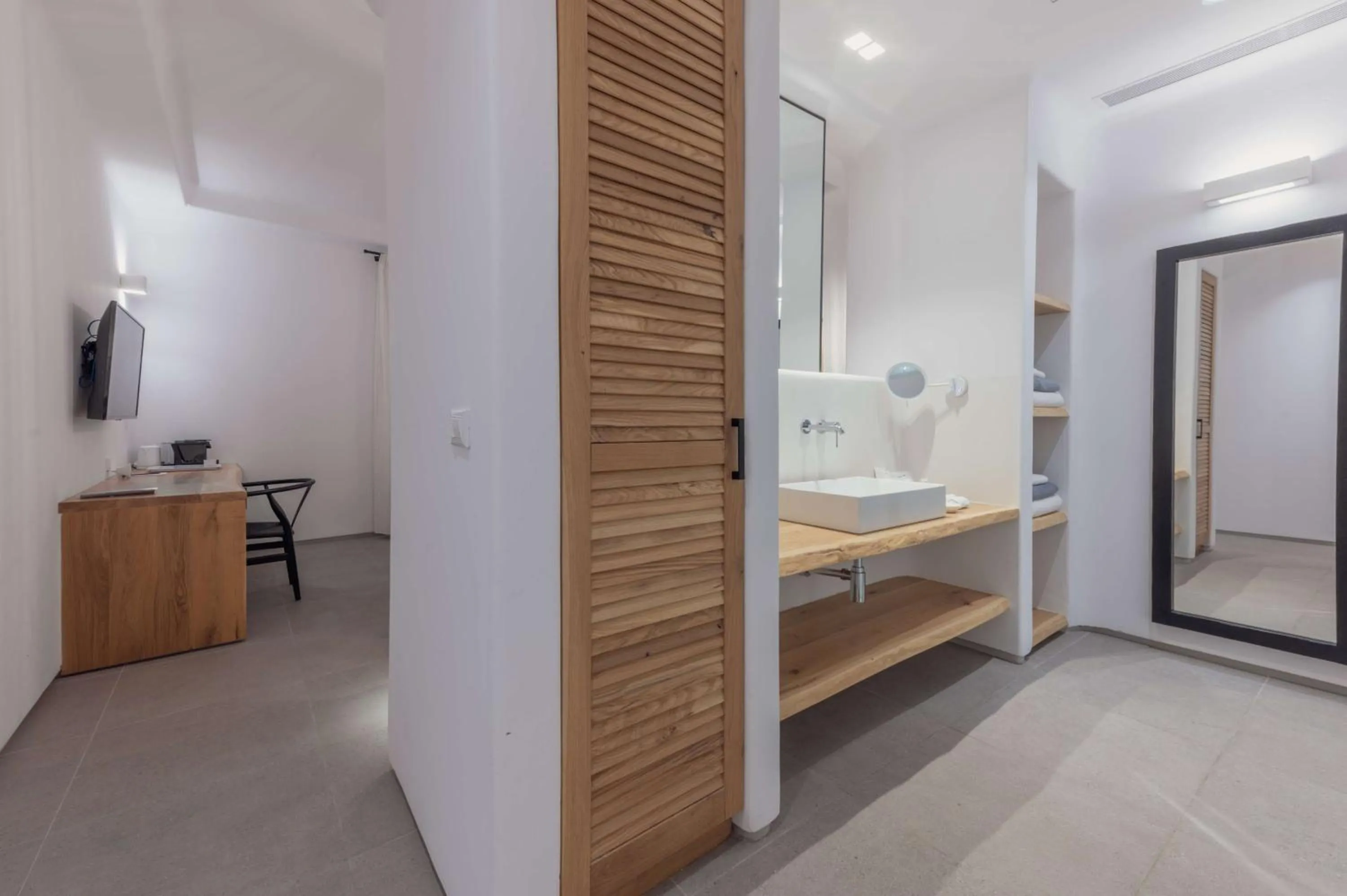 Photo of the whole room in Radisson Blu Euphoria Resort, Mykonos