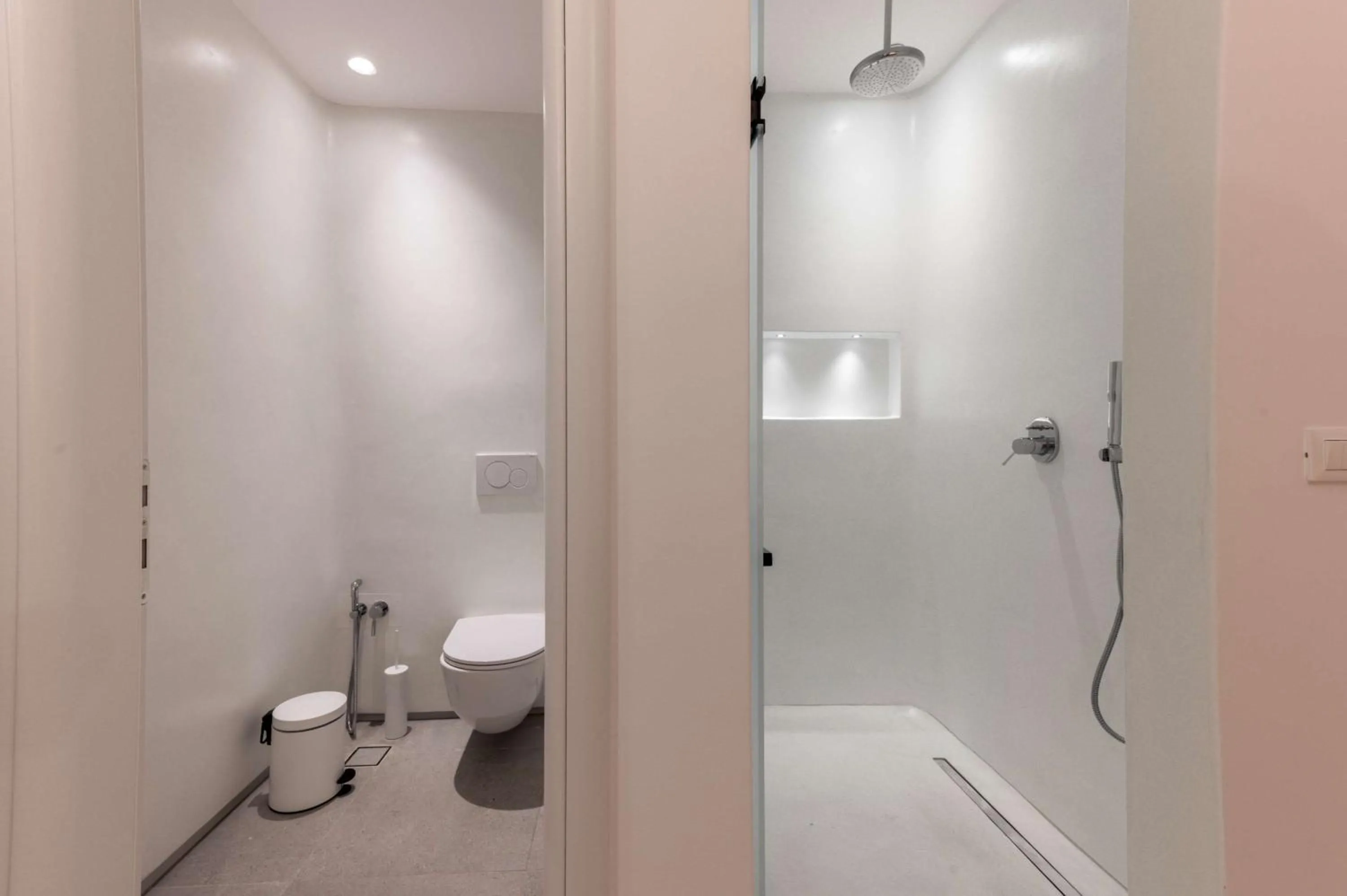 Bathroom in Radisson Blu Euphoria Resort, Mykonos