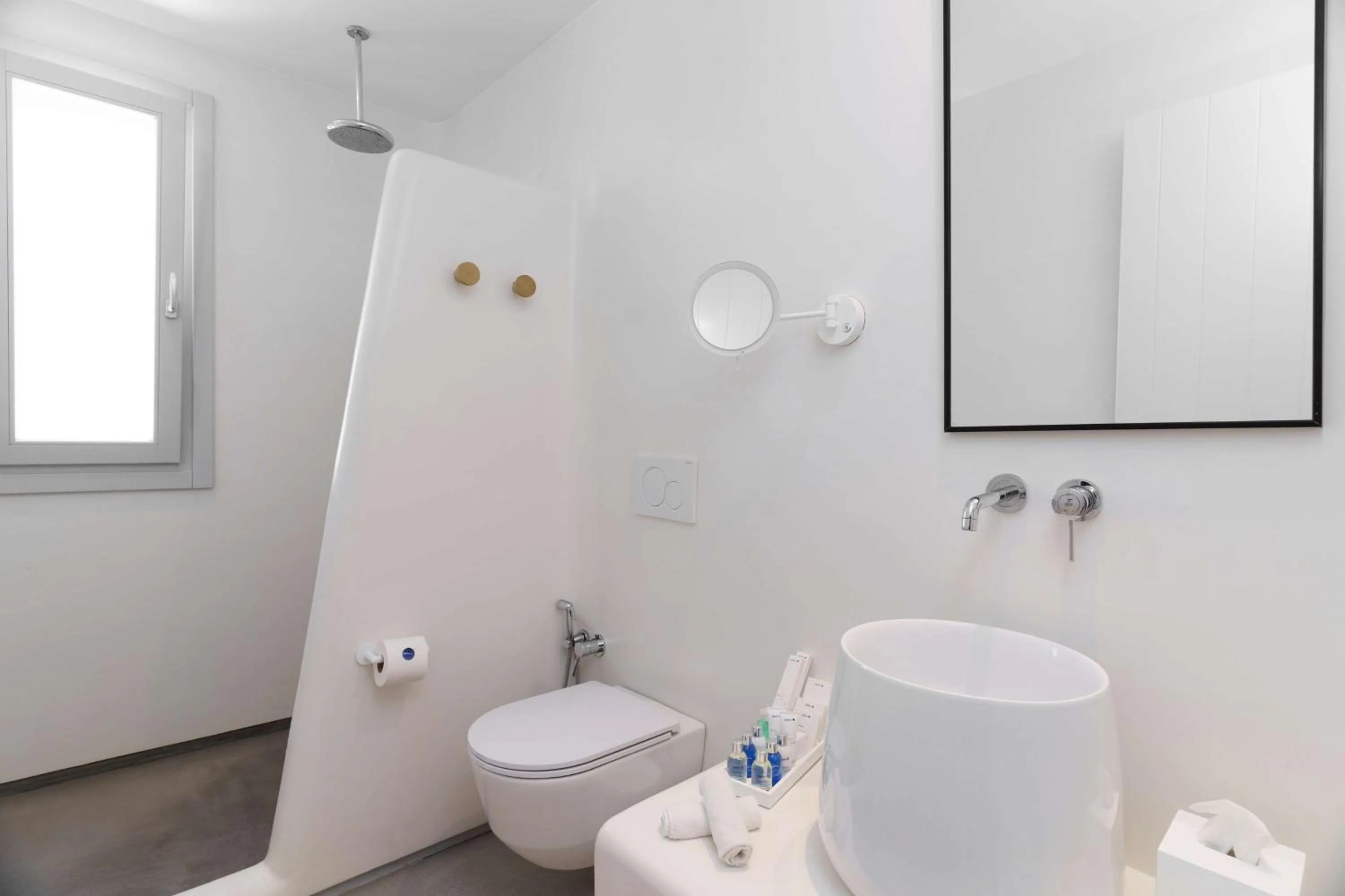 Bathroom in Radisson Blu Euphoria Resort, Mykonos