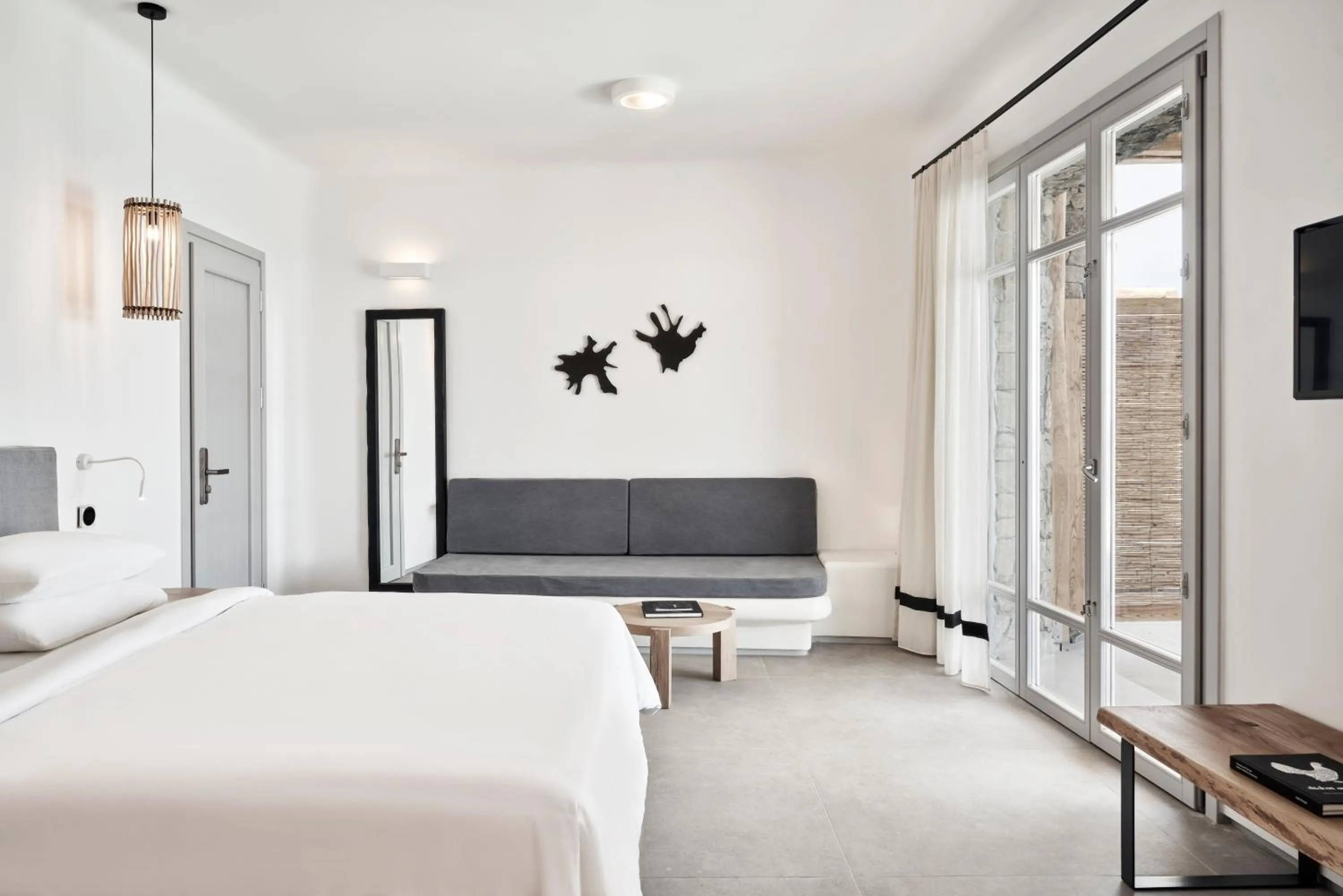 Bedroom, Bed in Radisson Blu Euphoria Resort, Mykonos