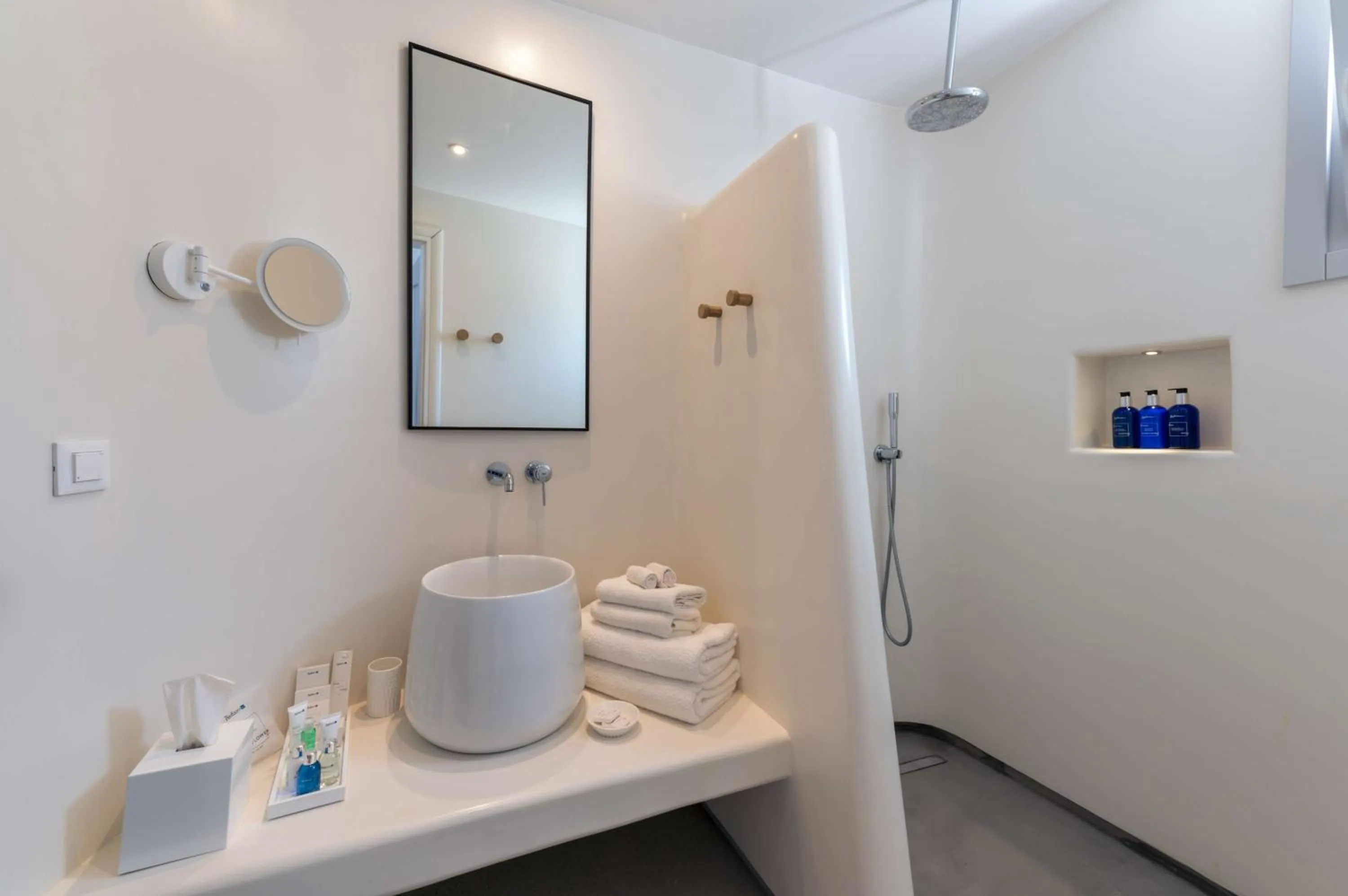 Bathroom in Radisson Blu Euphoria Resort, Mykonos