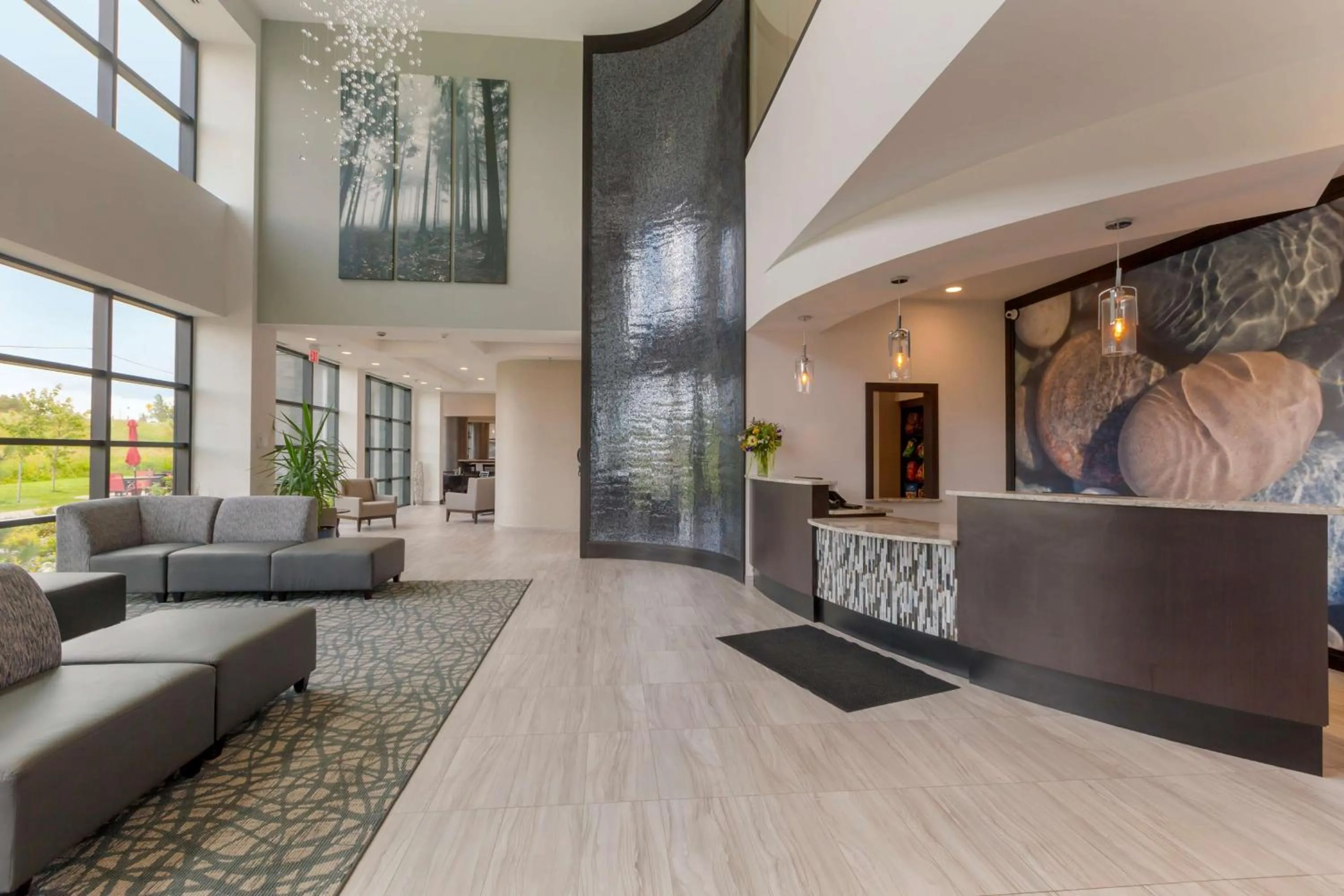 Lobby or reception in Best Western Premier Northwood Hotel