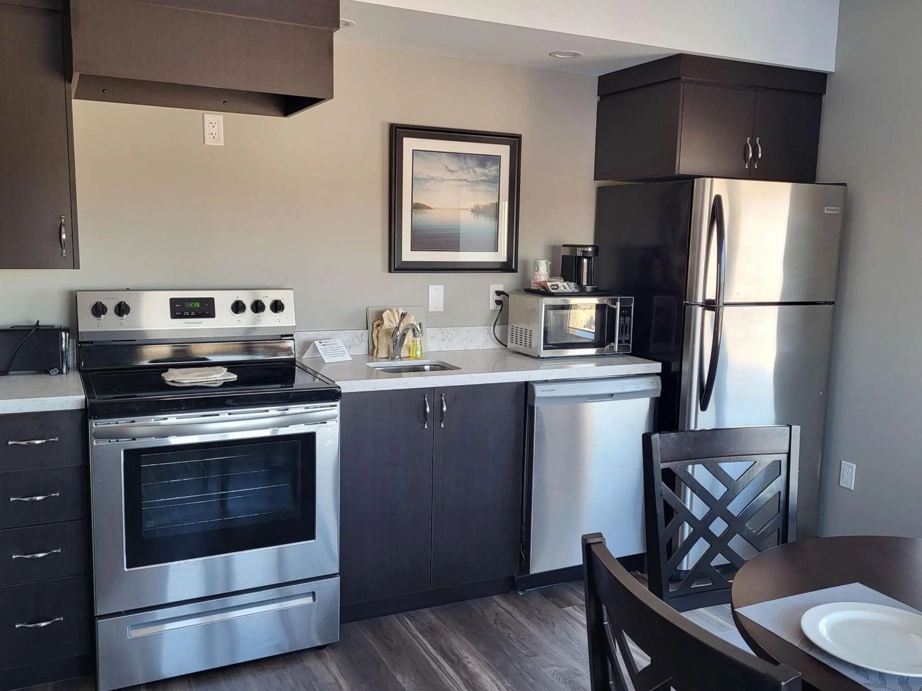 Bedroom in Best Western Premier Northwood Hotel