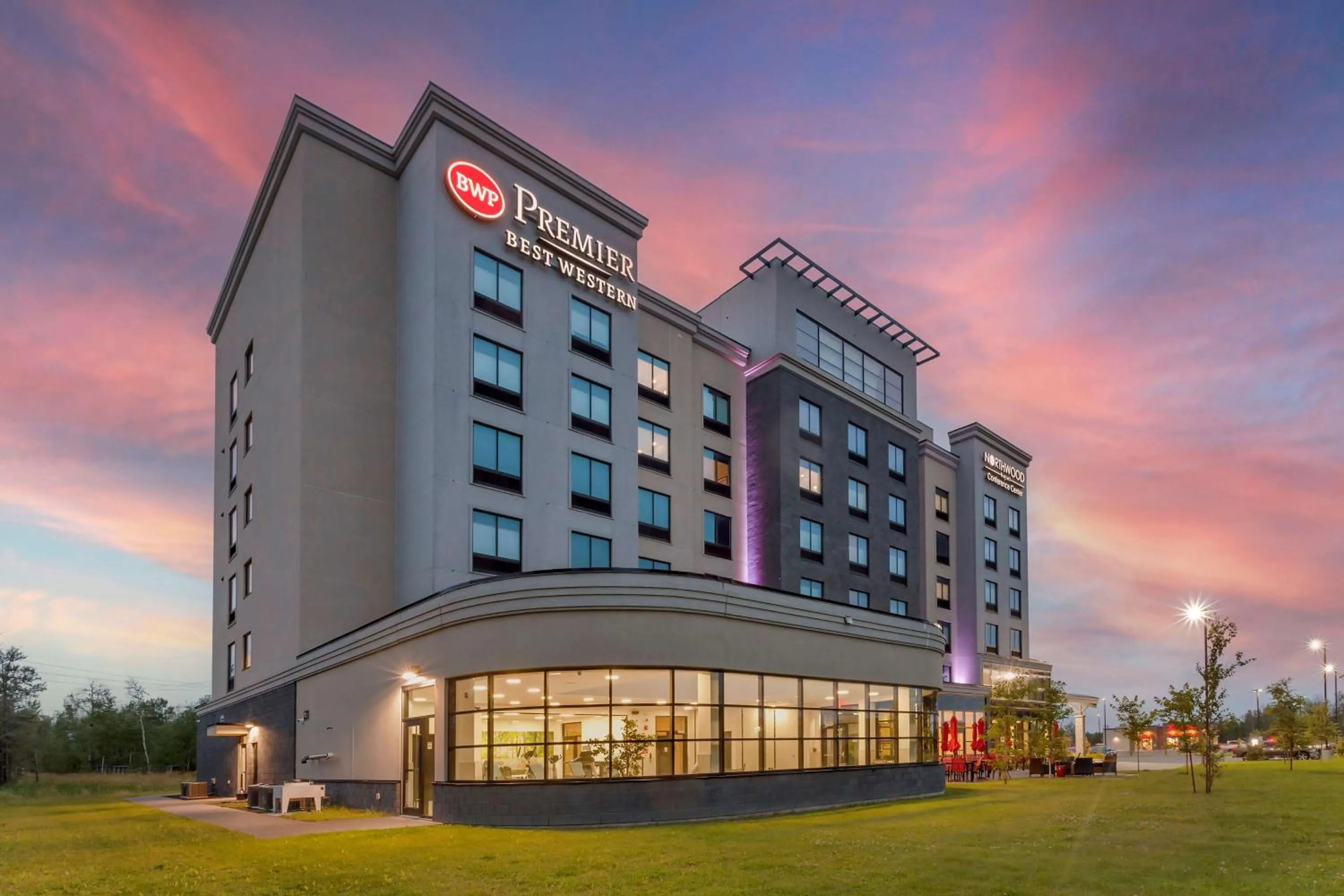 Property building in Best Western Premier Northwood Hotel