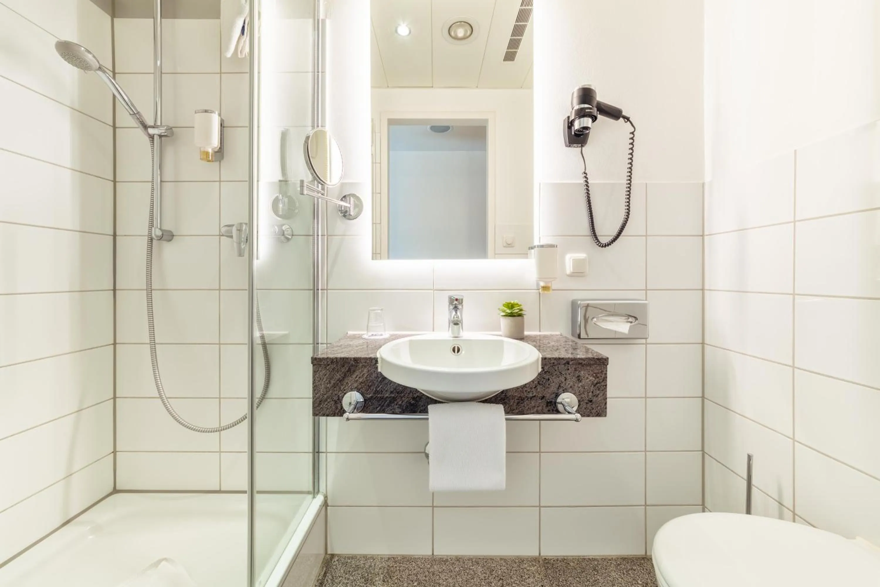 Shower in CityClass Hotel am Dom