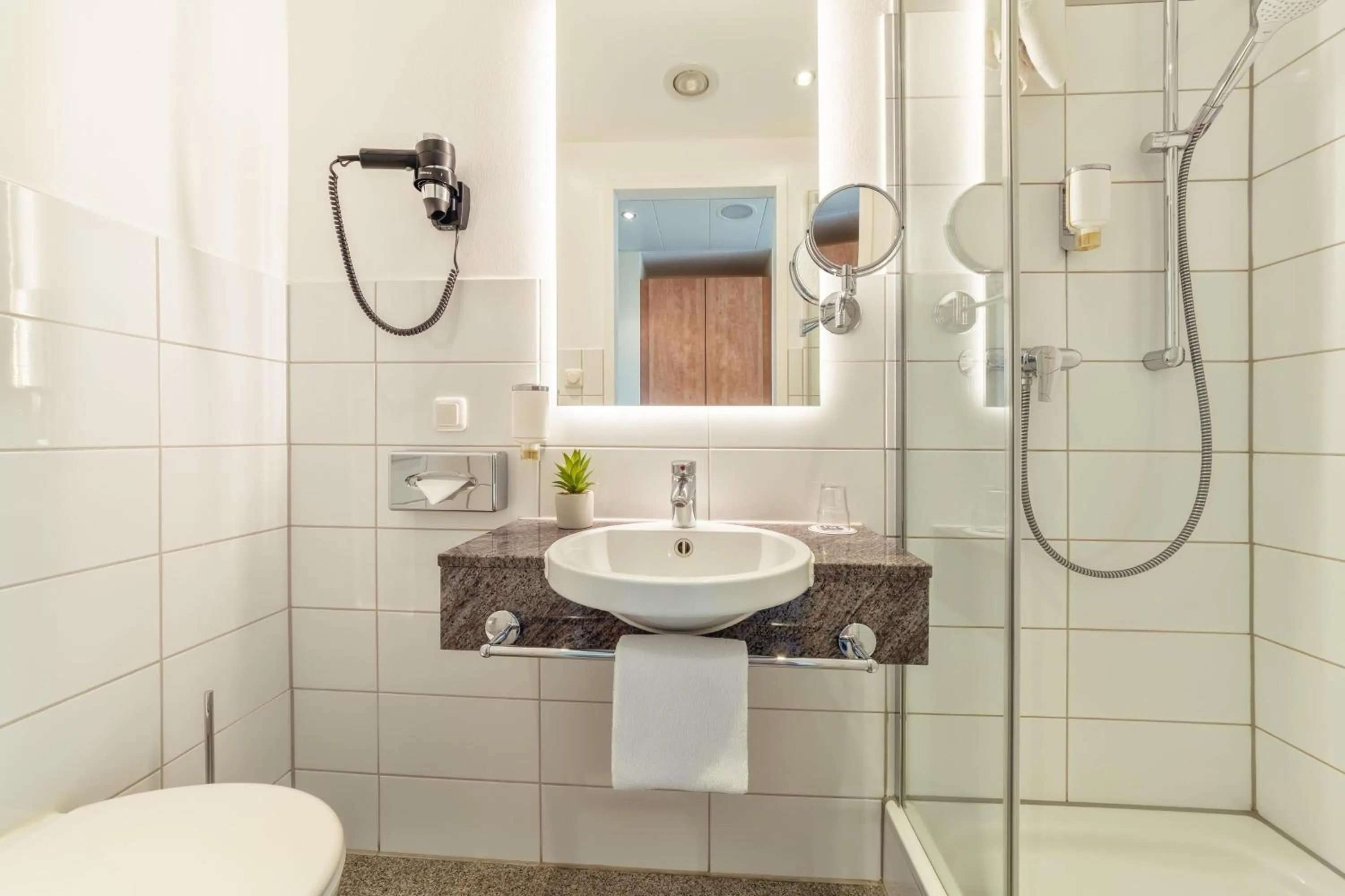 Shower in CityClass Hotel am Dom