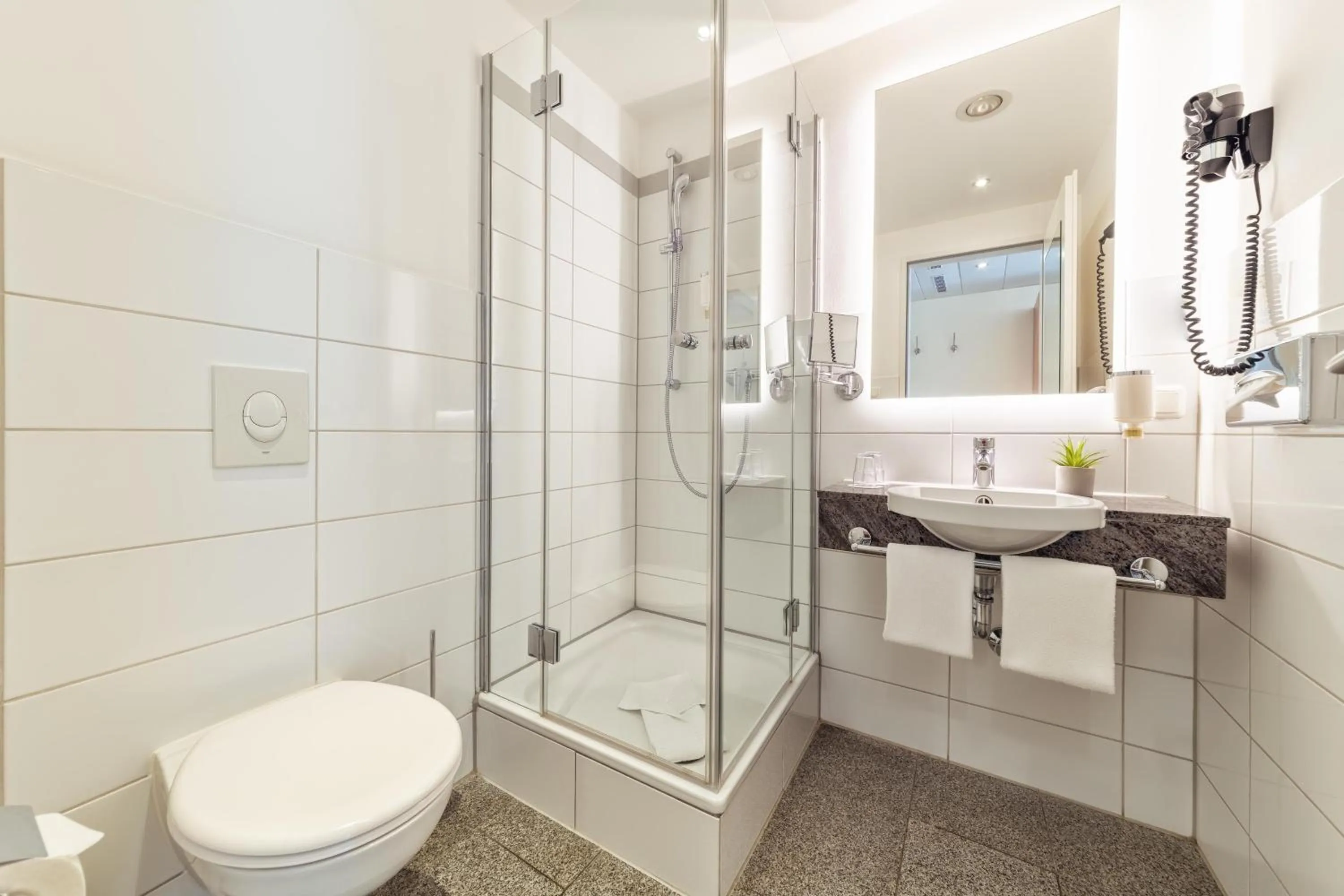 Shower in CityClass Hotel am Dom