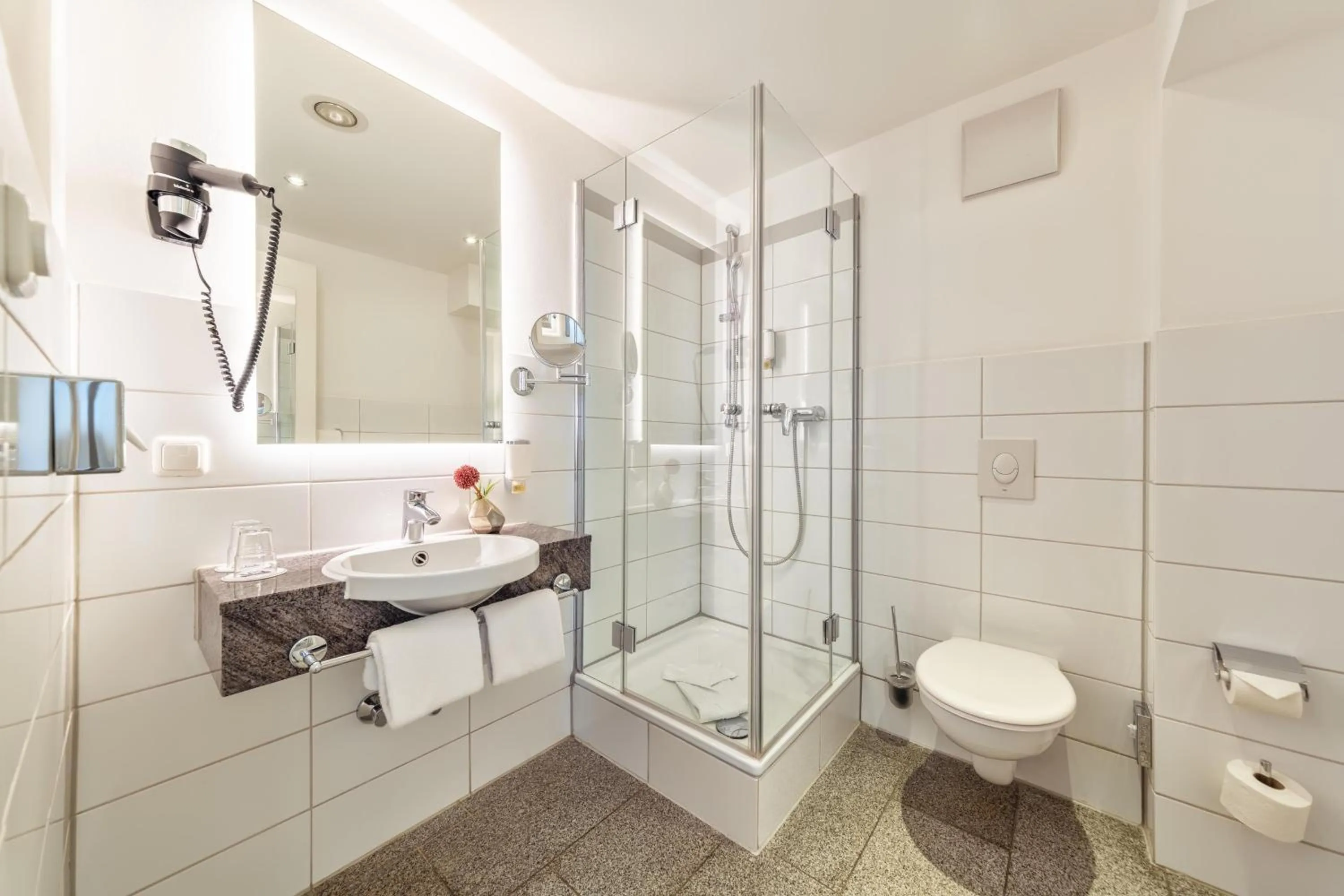 Shower in CityClass Hotel am Dom