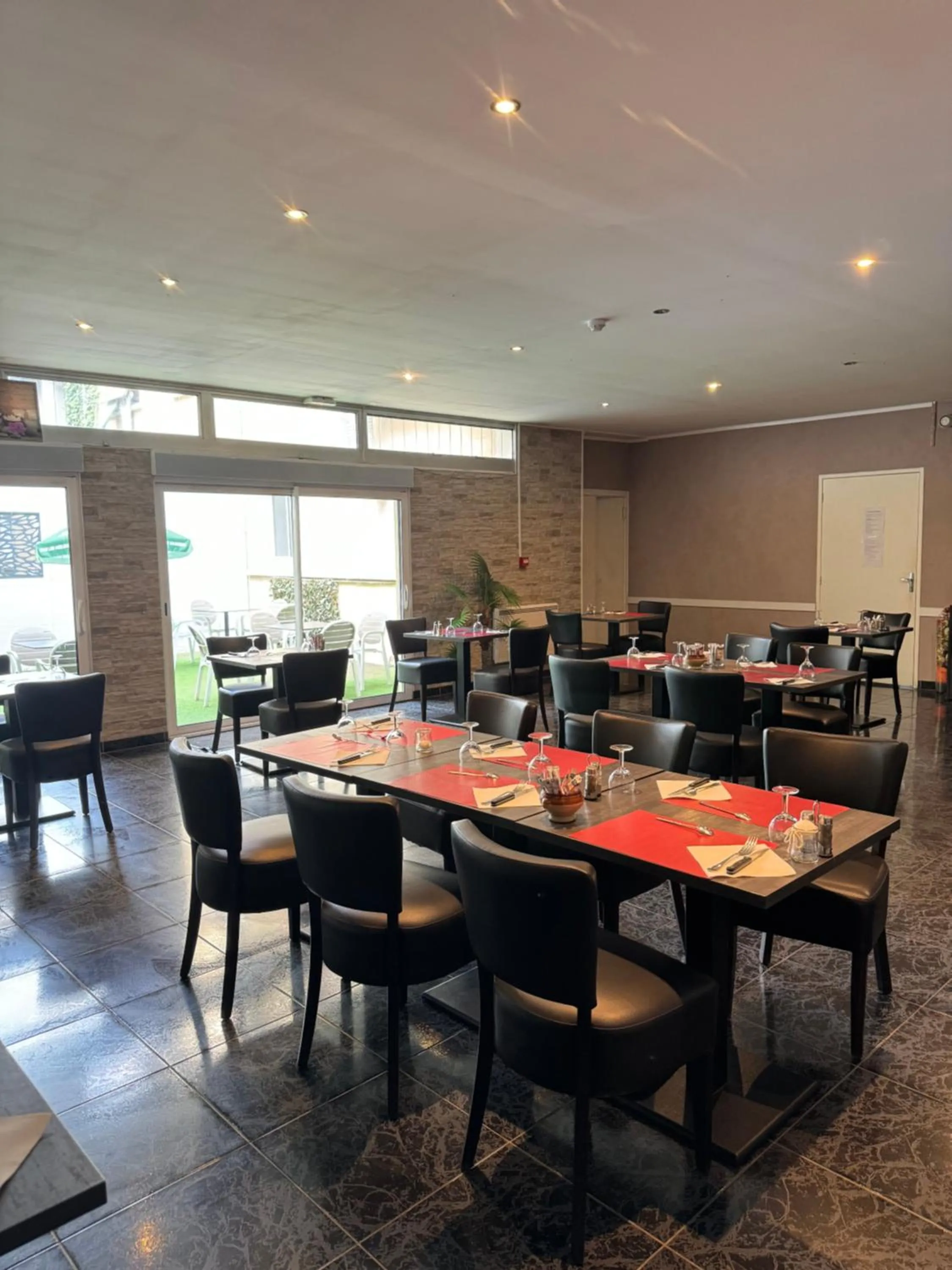 Restaurant/places to eat in La Cascade