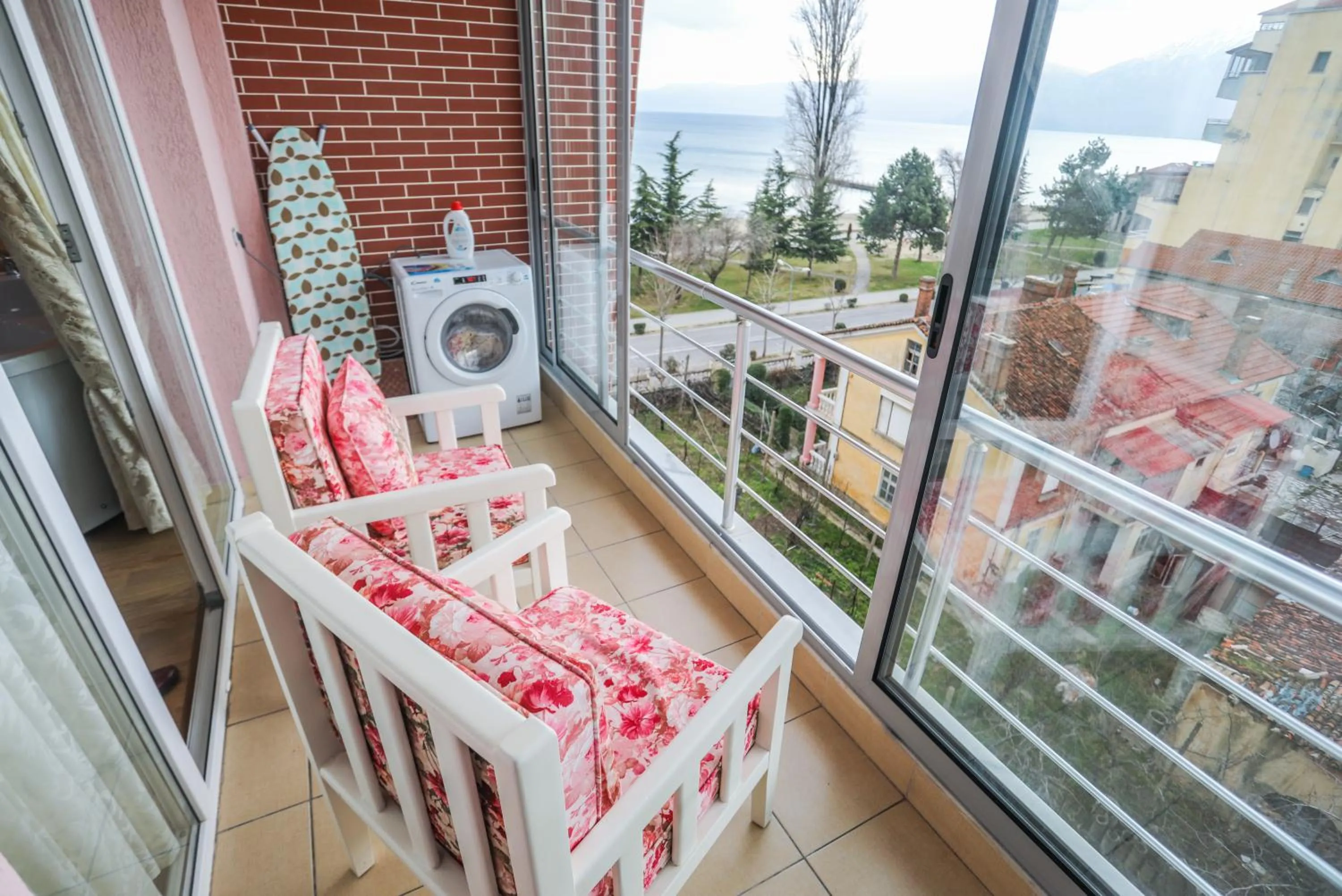 Balcony/Terrace in Luxurious Apartment Lake View Pogradec