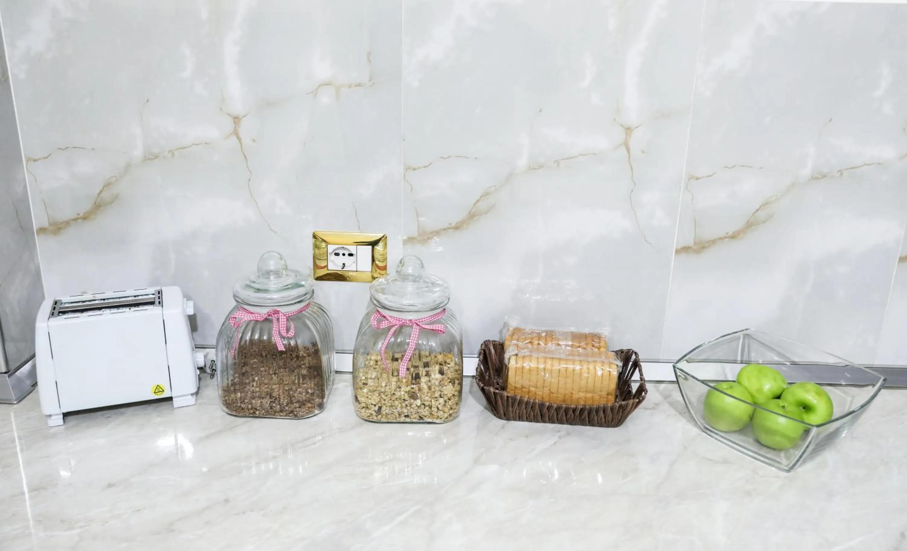 Coffee/tea facilities in Luxurious Apartment Lake View Pogradec